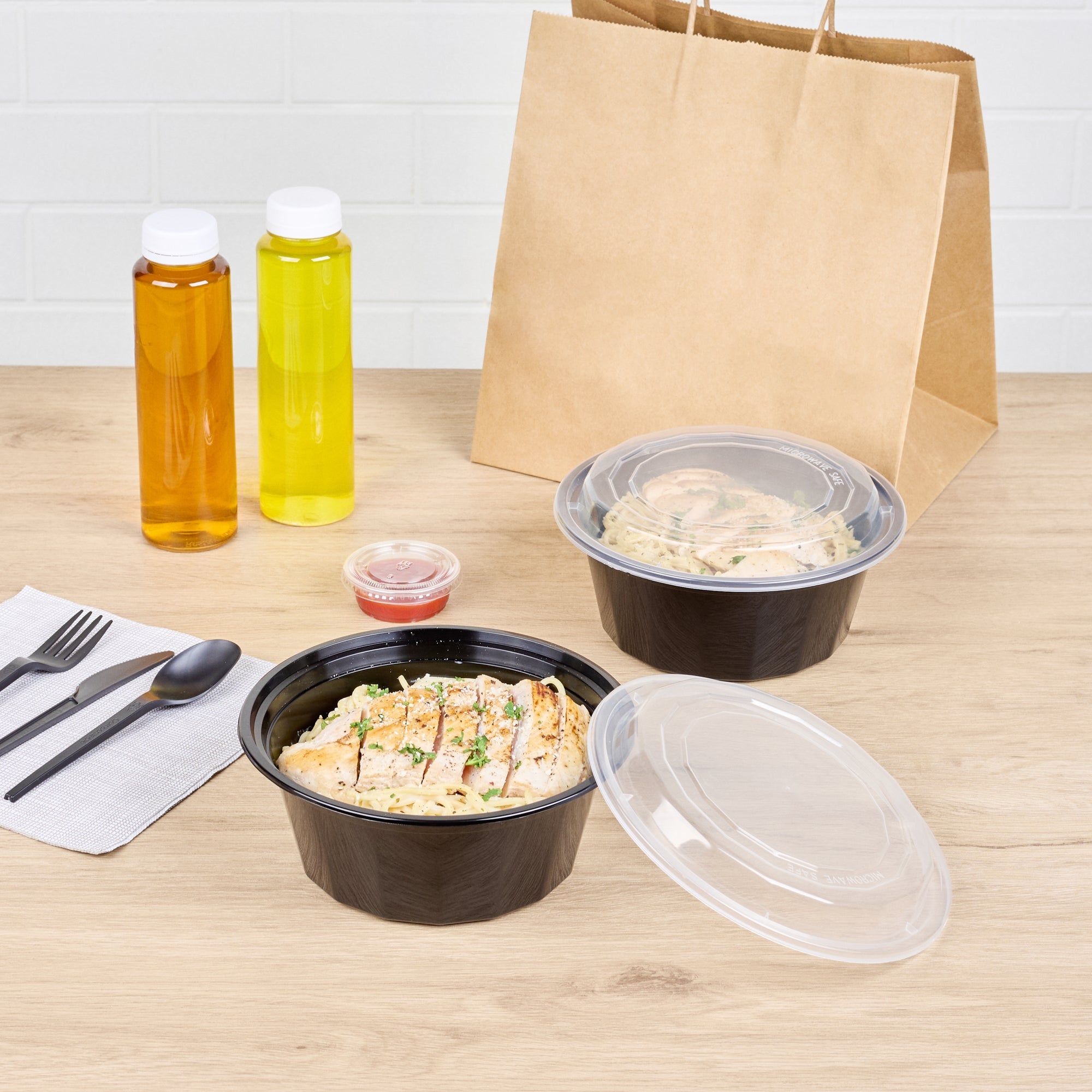 Asporto 32 oz Round Black Plastic To Go Box - with Clear Lid, Microwavable - 7 1/4" x 7 1/4" x 3" - 50 count box