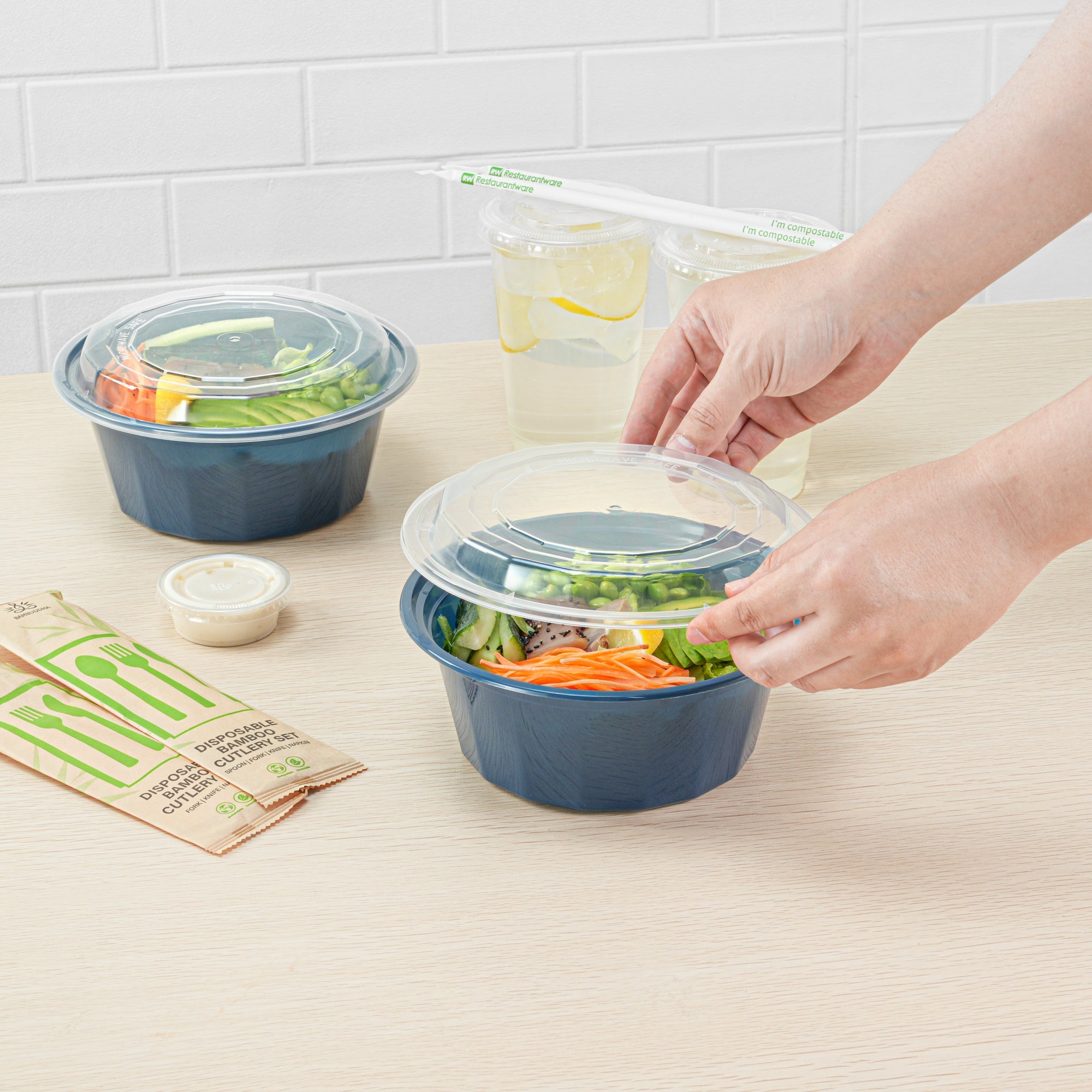 Asporto 32 oz Round Midnight Blue Plastic To Go Box - with Clear Lid, Microwavable - 7 1/4" x 7 1/4" x 3" - 100 count box