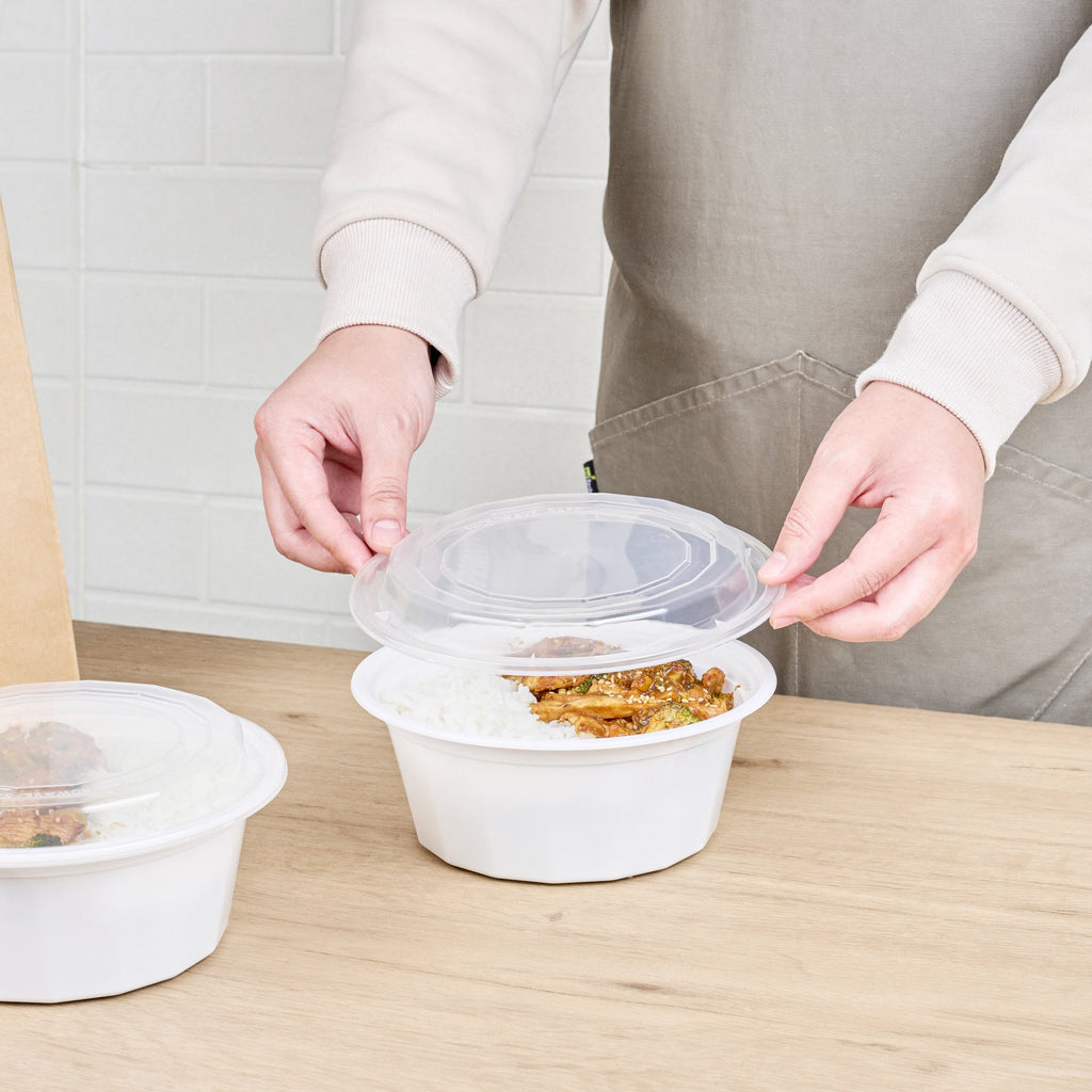 Asporto 32 oz Round White Plastic To Go Box - with Clear Lid, Microwavable - 7 1/4" x 7 1/4" x 3" - 50 count box