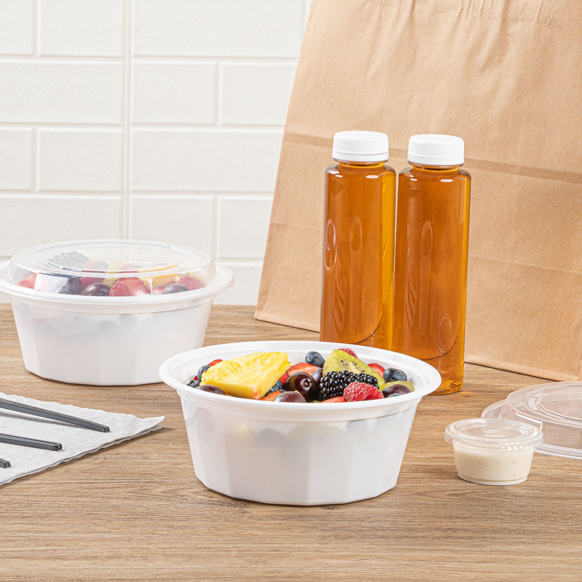 Asporto 32 oz Round White Plastic To Go Box - with Clear Lid, Microwavable - 7 1/4" x 7 1/4" x 3" - 50 count box