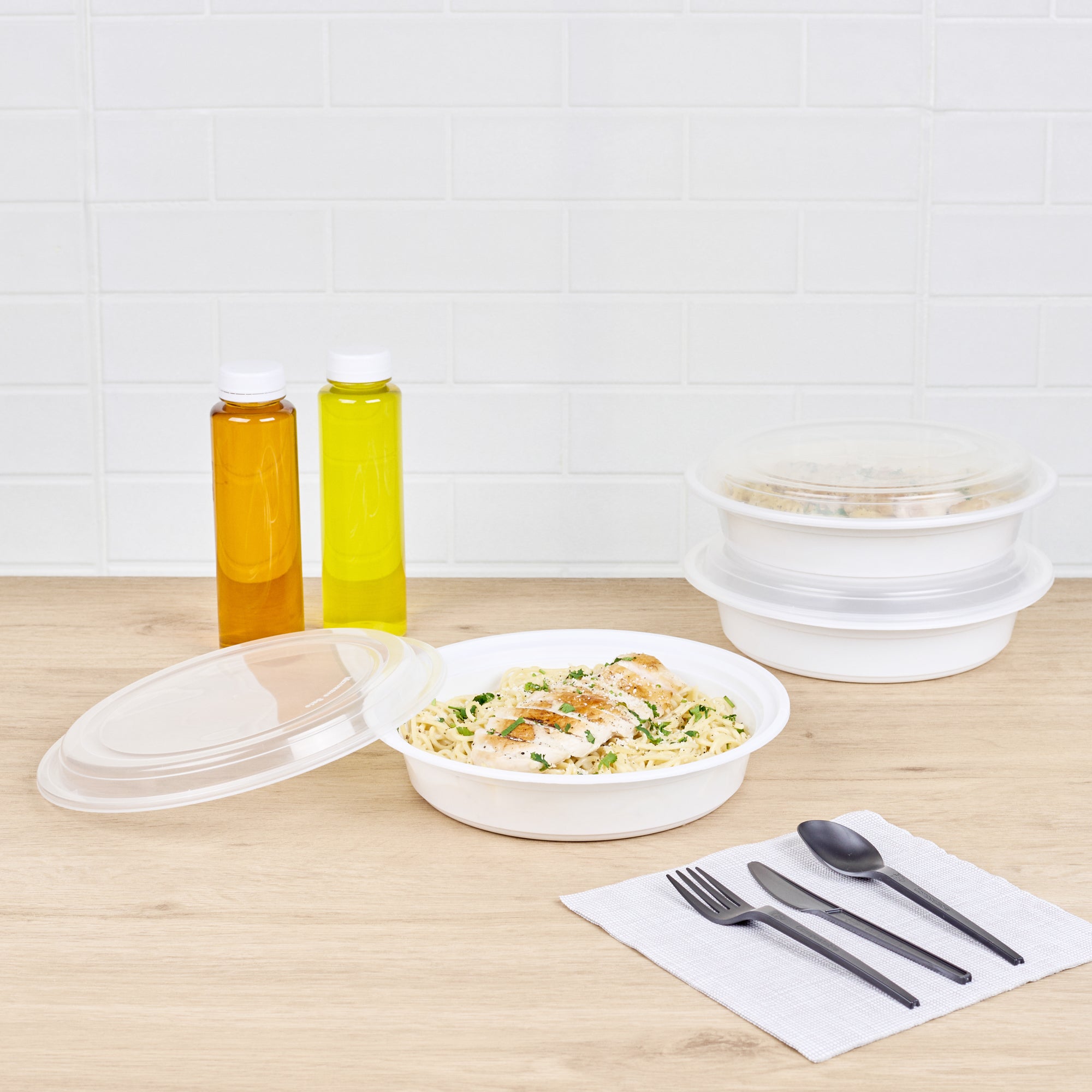 Asporto 48 oz Round White Plastic To Go Box - with Clear Lid, Microwavable - 9" x 9" x 1 3/4" - 100 count box