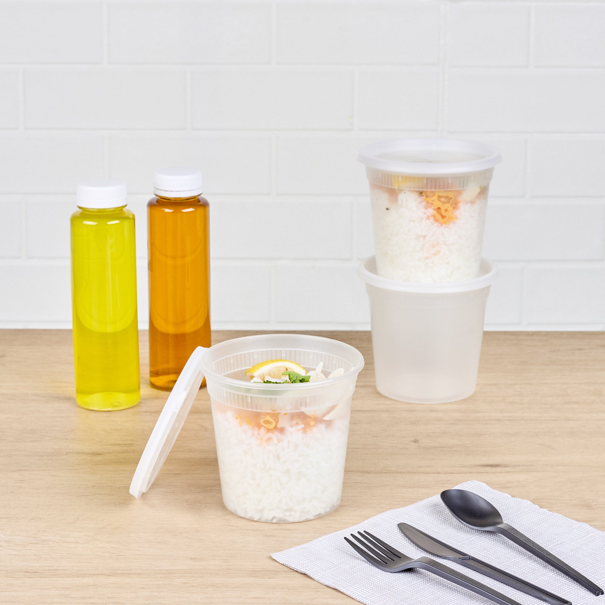 Asporto 24 oz Round Clear Plastic Soup Container - with Lid, Microwavable - 4 1/2" x 4 1/2" x 4 1/4" - 25 count box