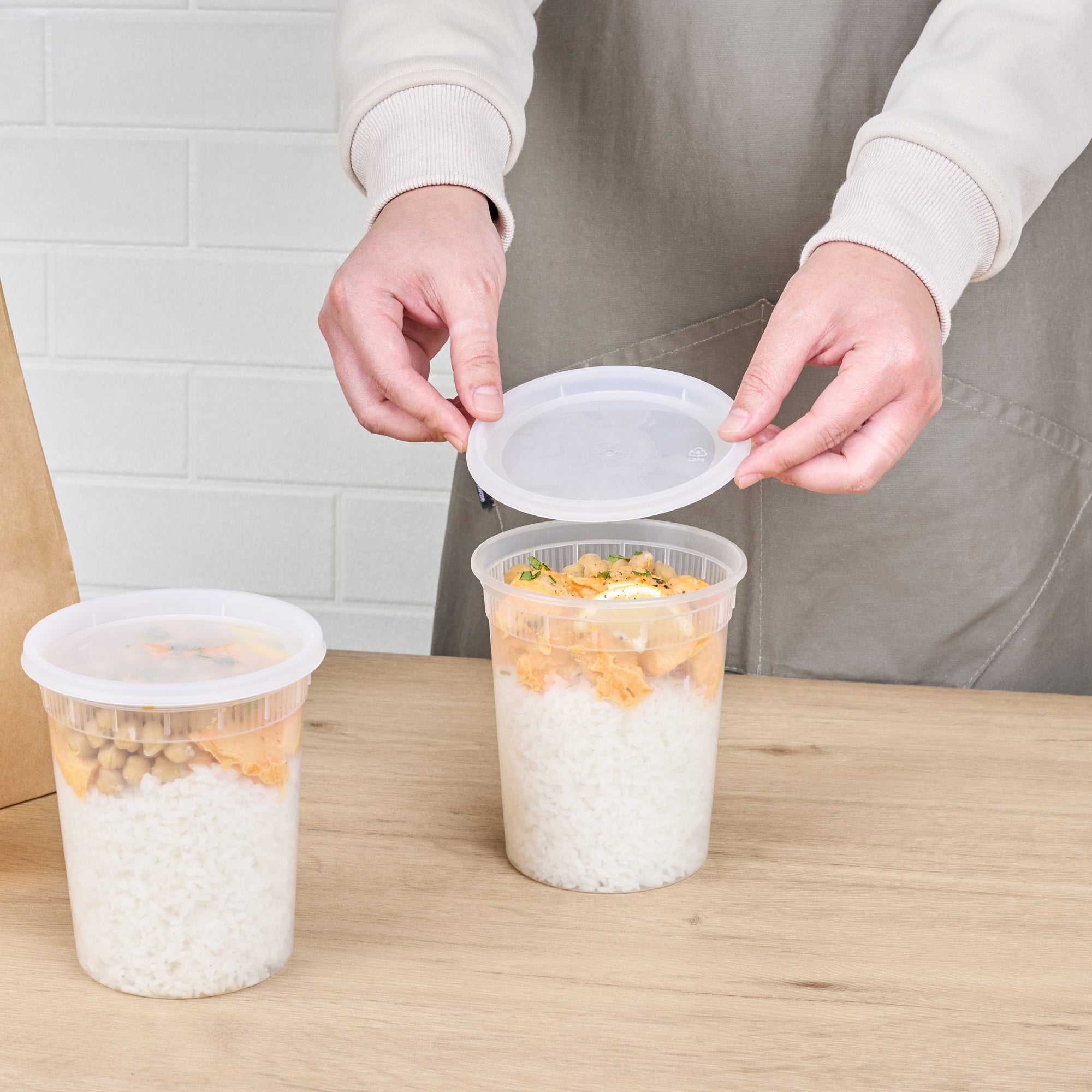 Asporto 32 oz Round Clear Plastic Soup Container - with Lid, Microwavable - 4 1/2" x 4 1/2" x 5 1/2" - 100 count box