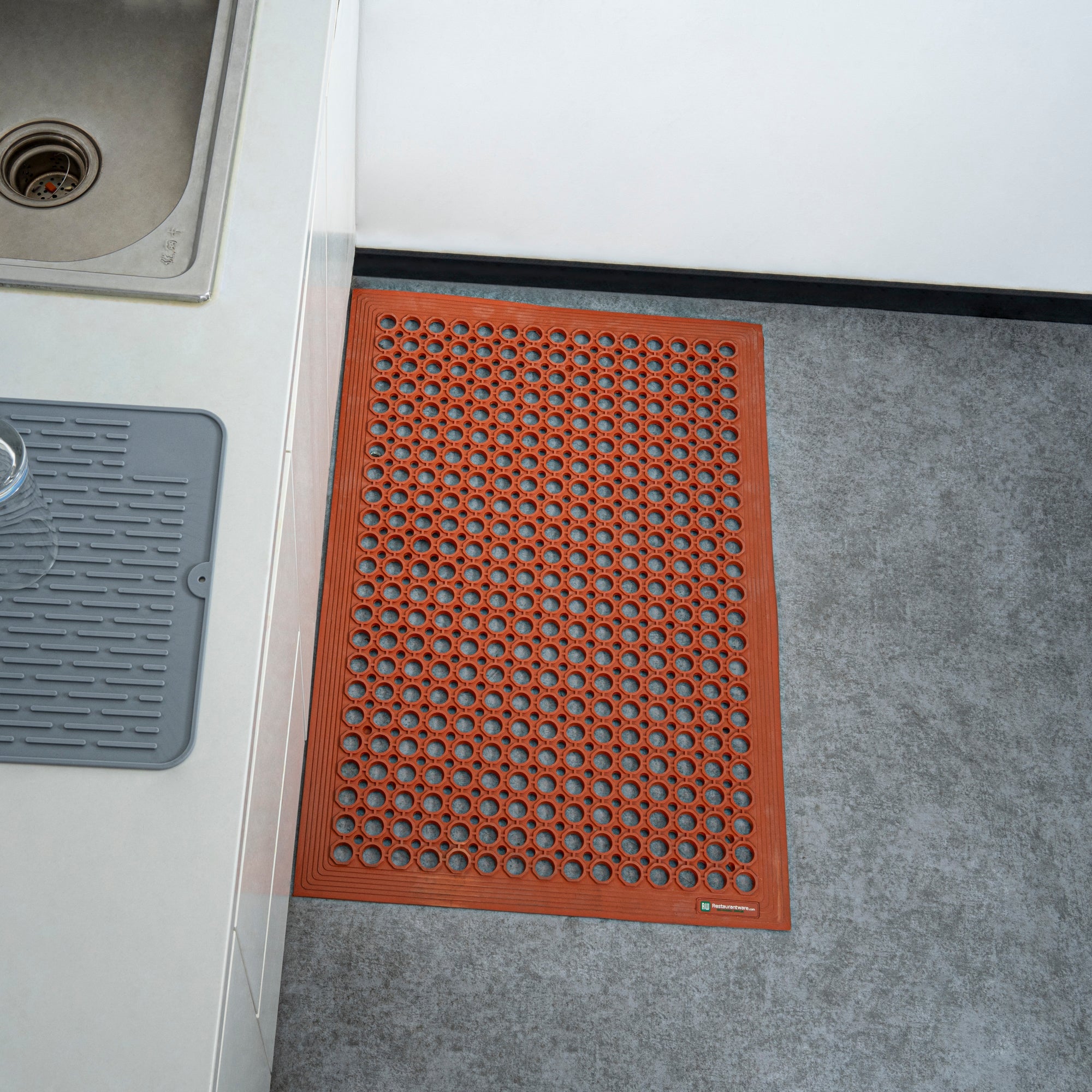 Serve Secure Red Rubber Floor Mat - Anti-Fatigue, Grease-Resistant - 36" x 24" x 1/2" - 1 count box