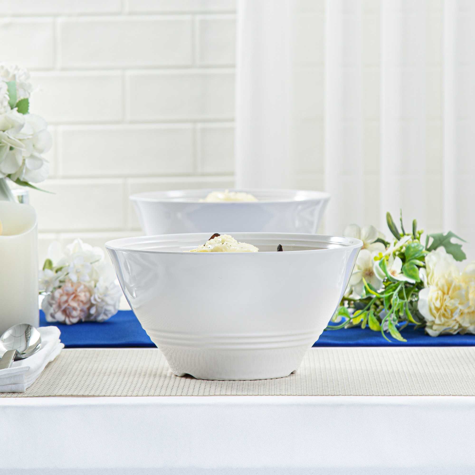 Voga 74 oz Round White Melamine Large Bowl - Incline - 8 1/2" x 8 1/2" x 4 1/4" - 10 count box