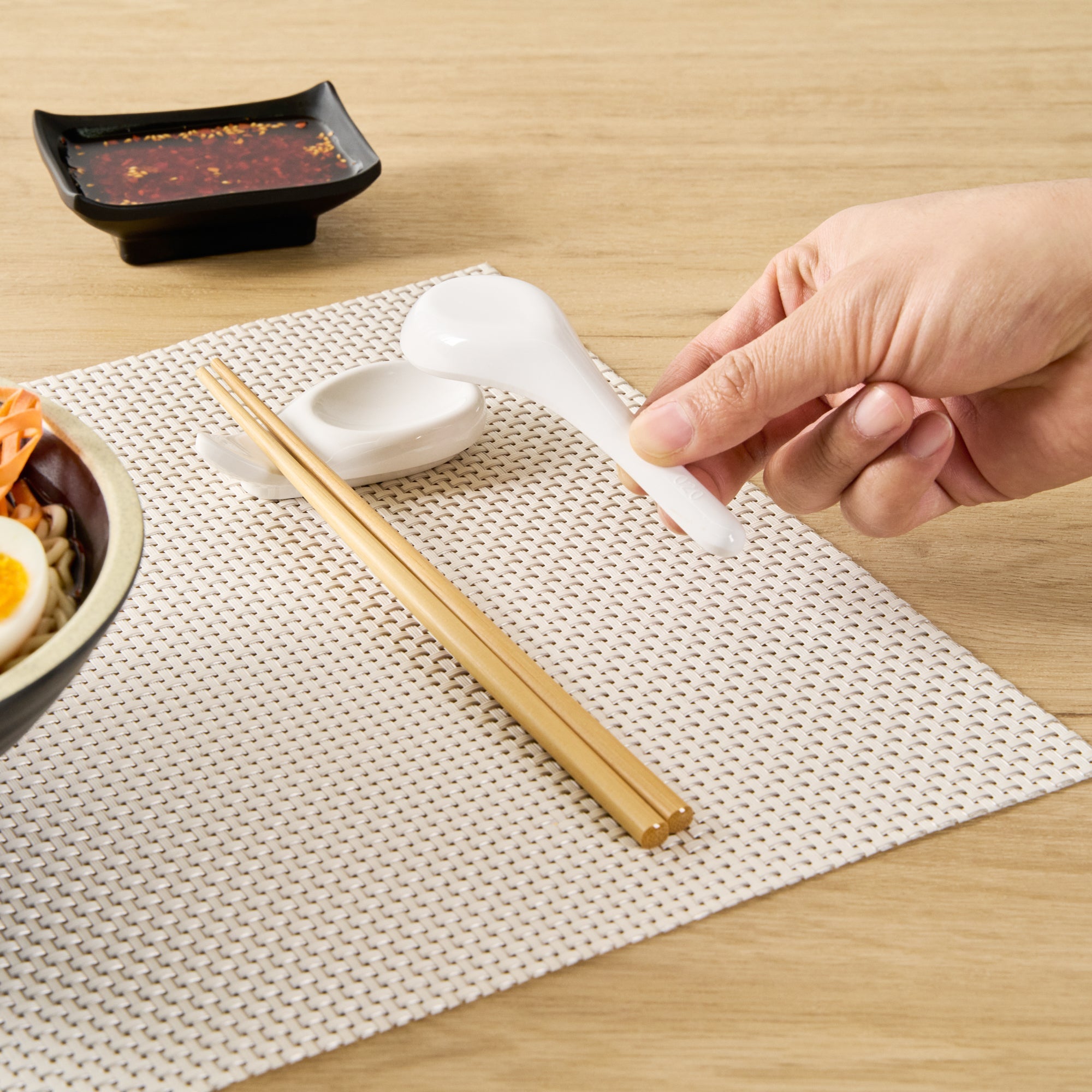 Voga White Melamine Chopstick and Spoon Rest - 3 1/2" x 2" x 3/4" - 10 count box