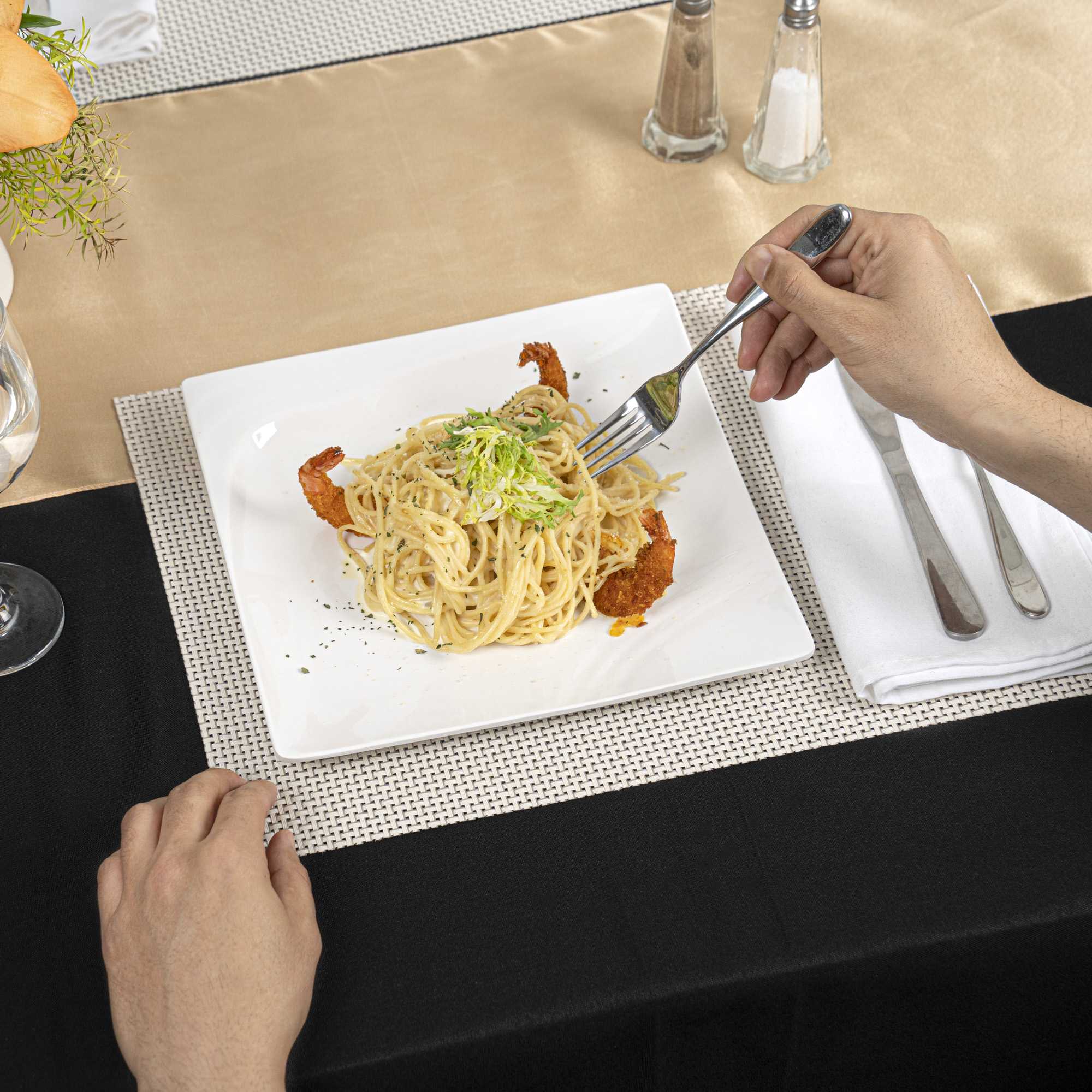 Voga Square White Melamine Medium Plate - Flare - 10" x 10" x 3/4" - 10 count box