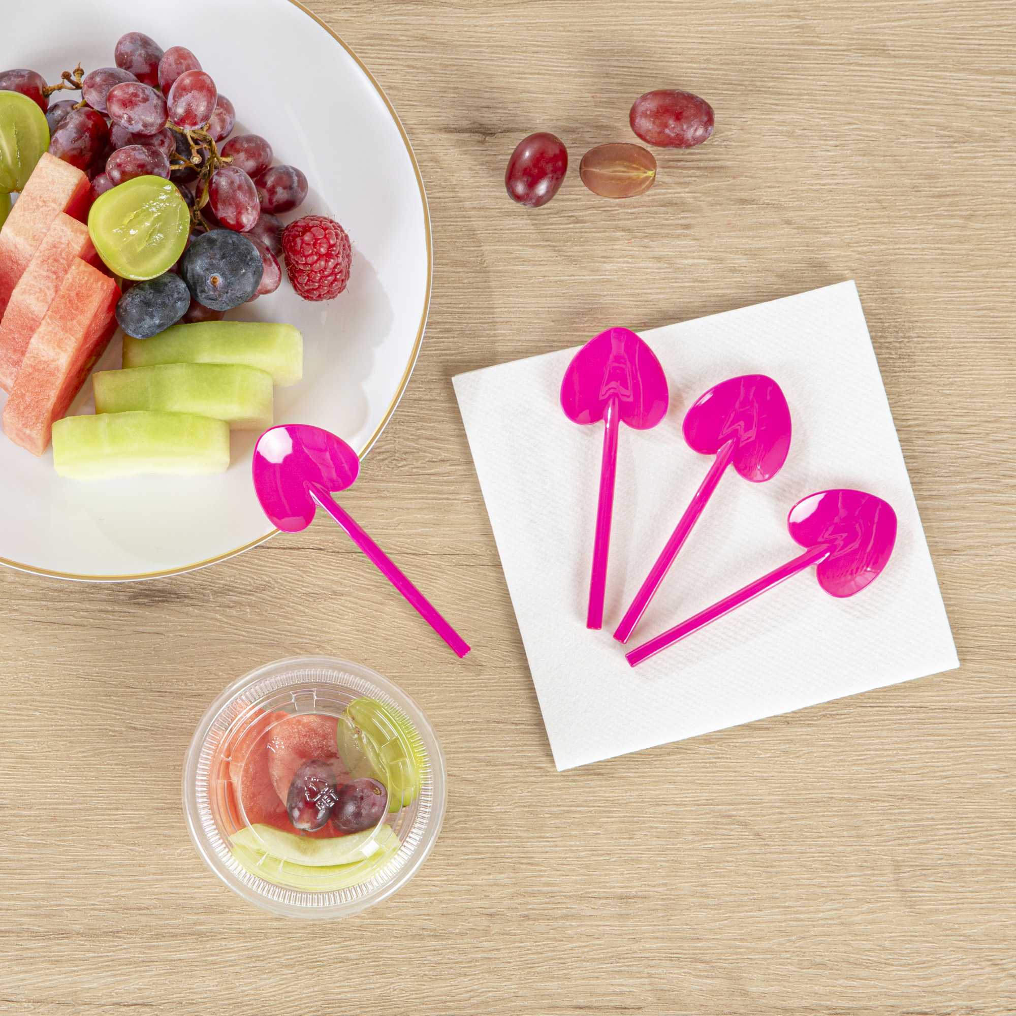 Coppetta Magenta Plastic Love Shovel Spoon - 3 1/2" x 1 1/4" - 100 count box