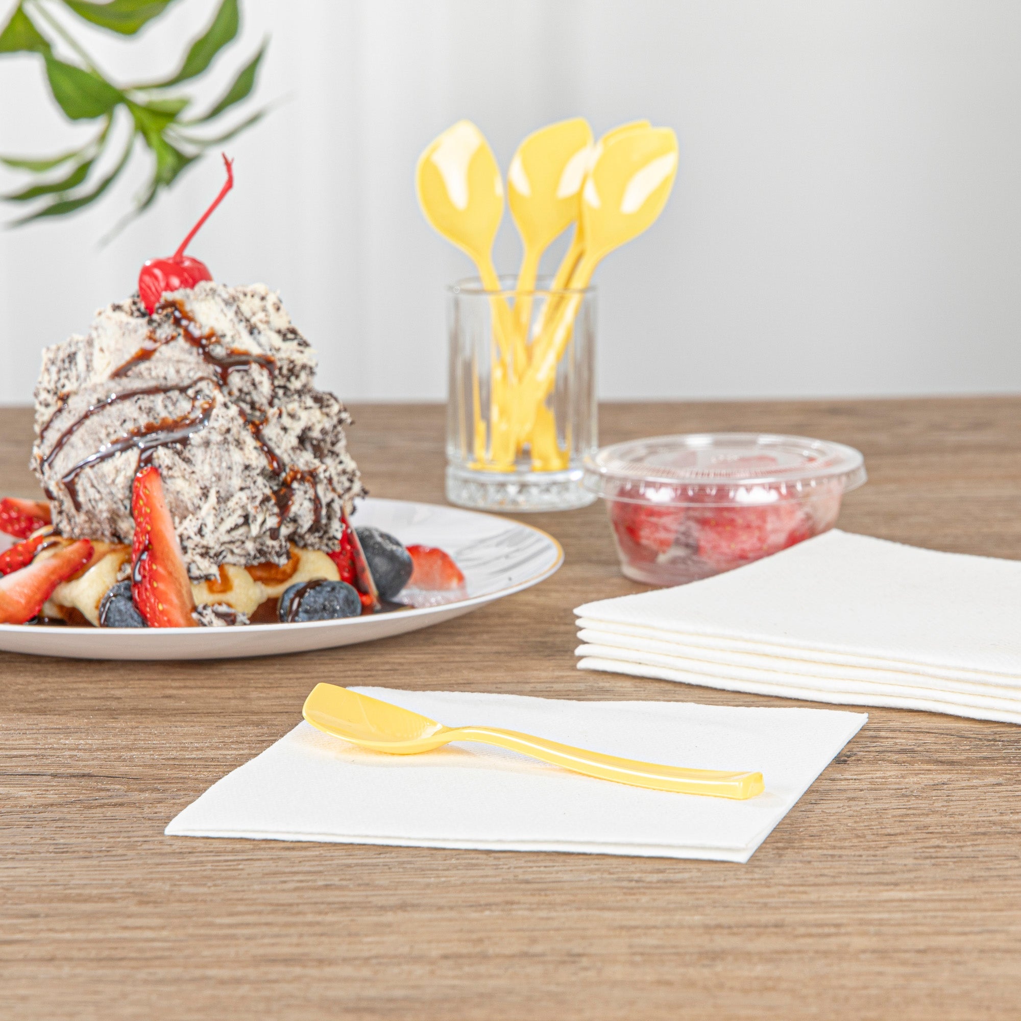 Coppetta Baby Yellow Plastic Petal Spoon - 4 1/2" x 1" - 500 count box