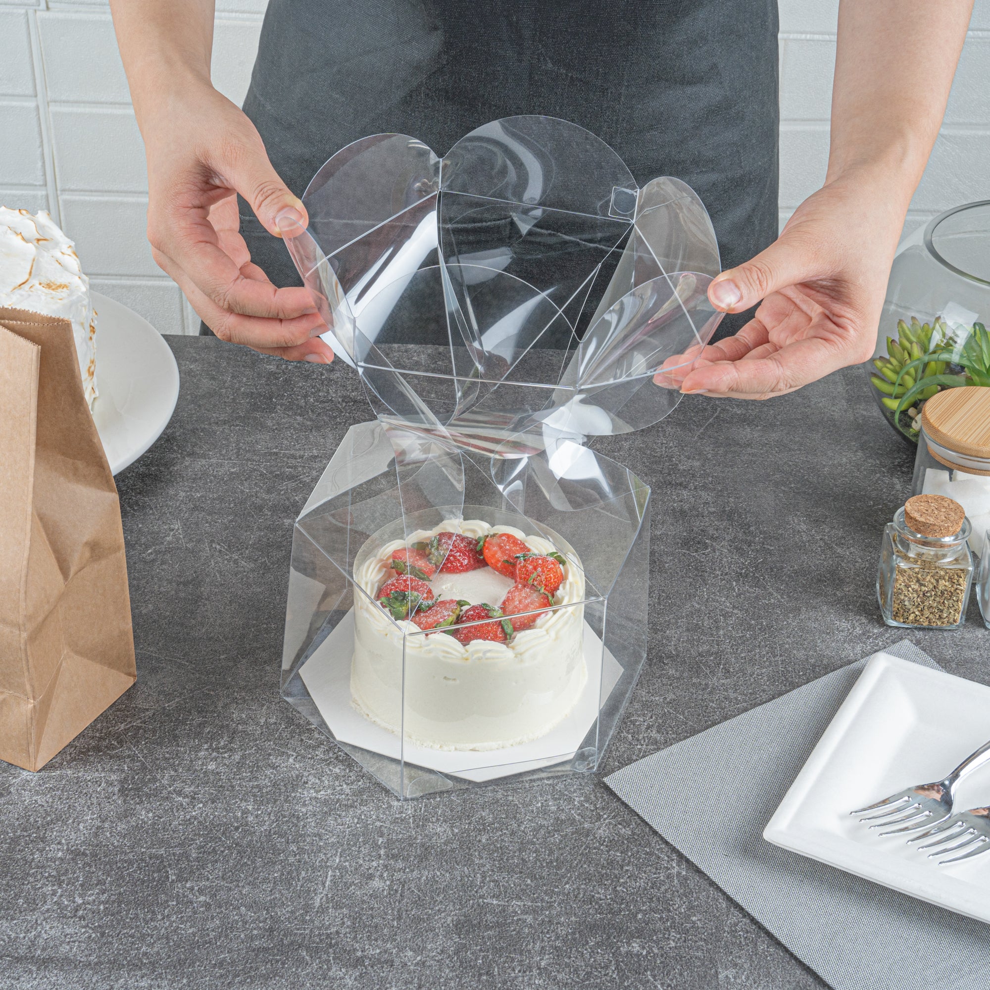 Sweet Vision Clear Plastic Gift Box - Flower Top - 6 1/2" x 7 1/2" x 7 3/4" - 100 count box