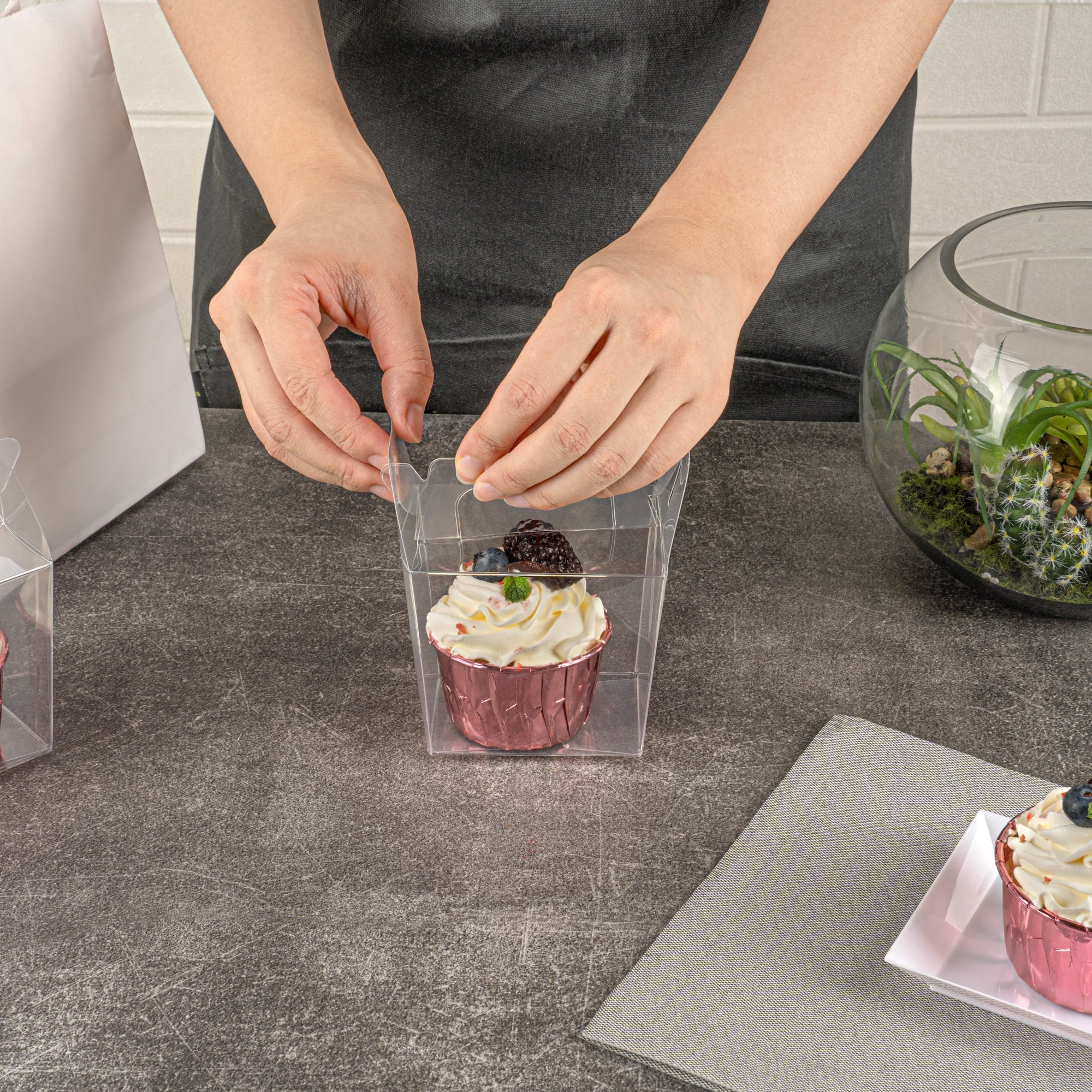 Sweet Vision Clear Plastic Take Out Box - with Handle - 3 1/4" x 2 1/2" x 4 1/2" - 100 count box