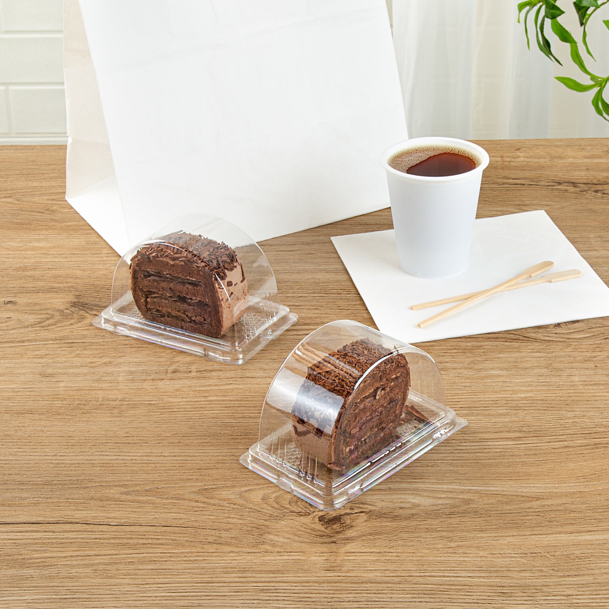 Thermo Tek 13 oz Semicircle Clear Plastic Swiss Roll Cake Box - with Lid - 5 1/2" x 3 1/2" x 3 1/4" - 100 count box