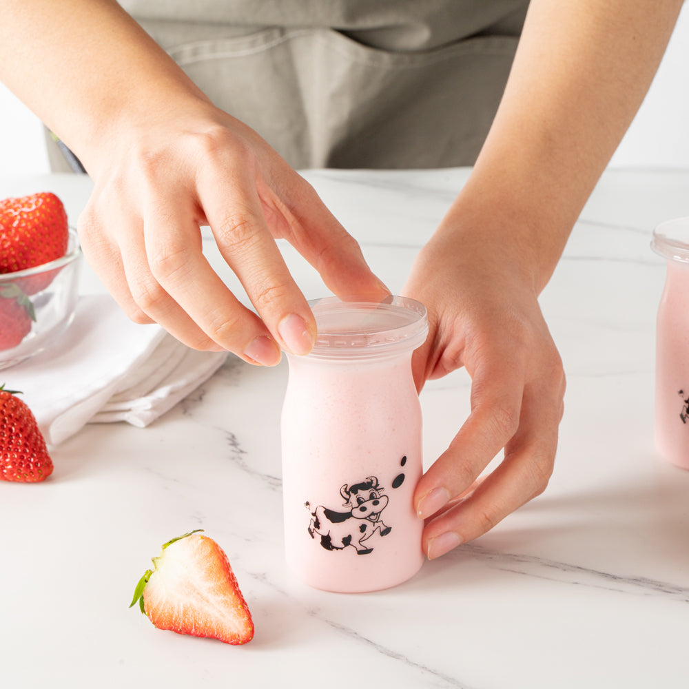 Mini Serve 5 oz Clear Plastic Happy Cow Yogurt Cup - with Lid - 2 1/4" x 2 1/4" x 3 1/2" - 100 count box