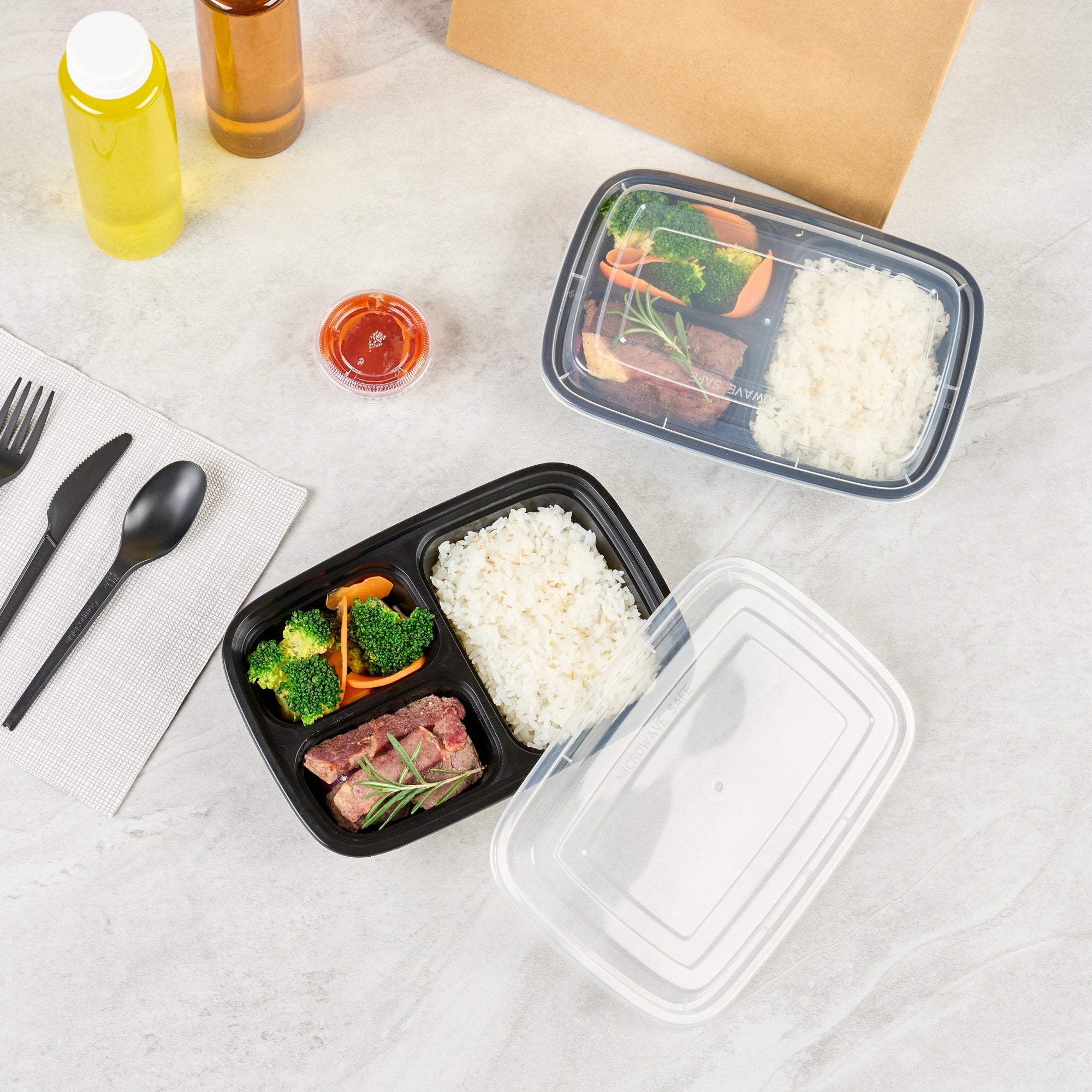 Asporto 26 oz Black Plastic 3 Compartment Food Container - with Clear Lid, Microwavable - 8 3/4" x 6" x 1 3/4" - 50 count box