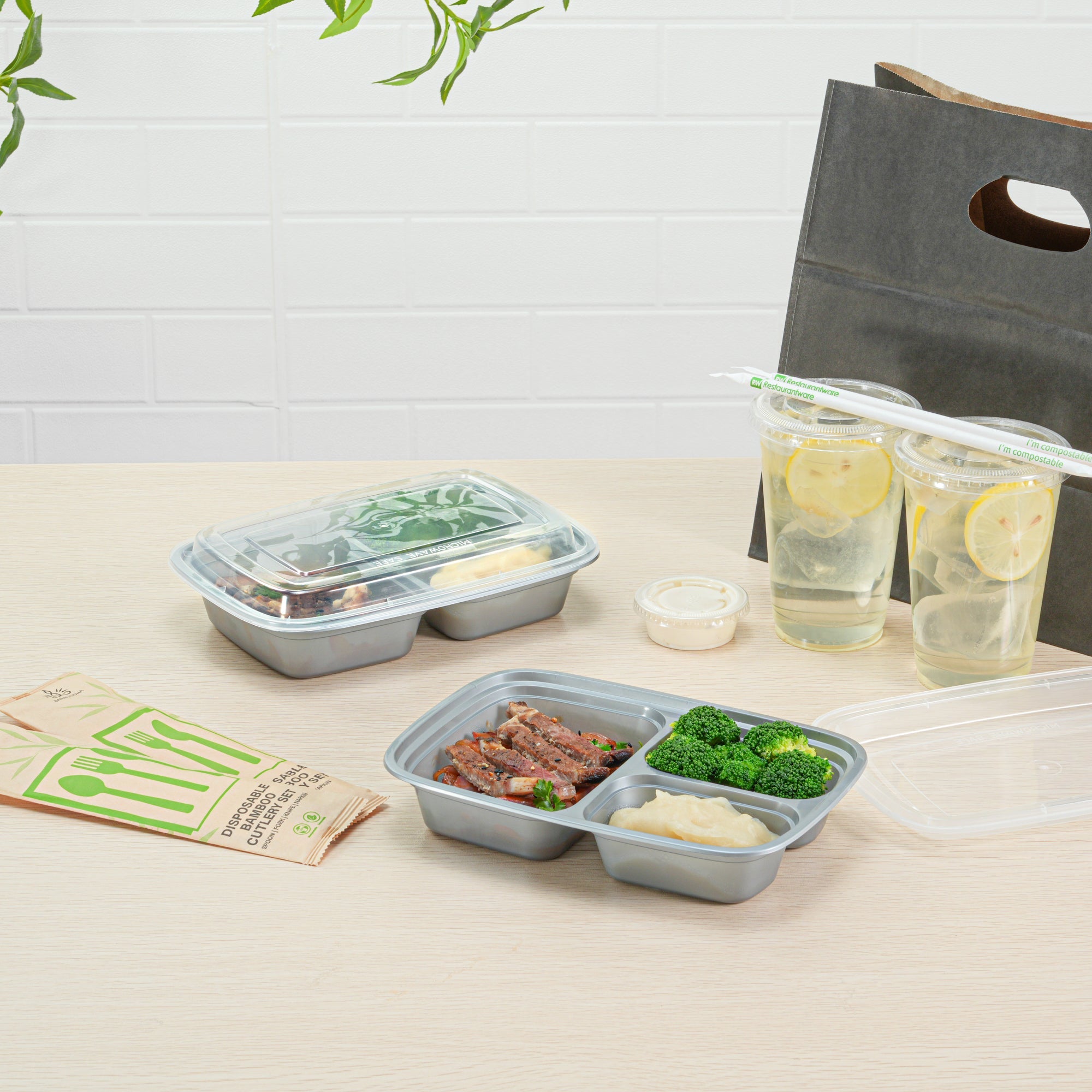 Asporto 26 oz Silver Plastic 3 Compartment Food Container - with Clear Lid, Microwavable - 8 3/4" x 6" x 1 3/4" - 100 count box