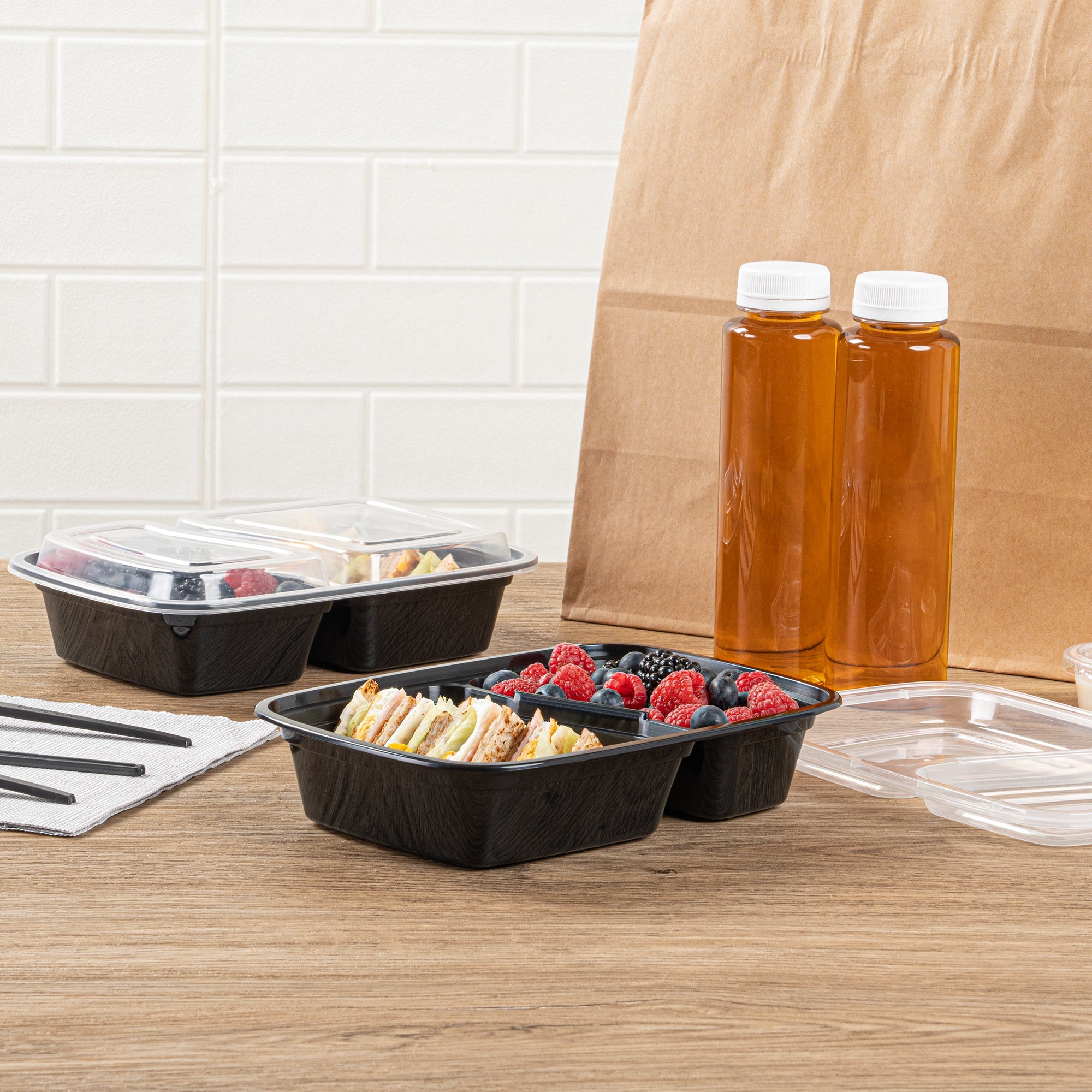 Asporto 32 oz Black Plastic 2 Compartment Food Container - with Clear Lid, Microwavable - 8 3/4" x 6" x 2" - 50 count box