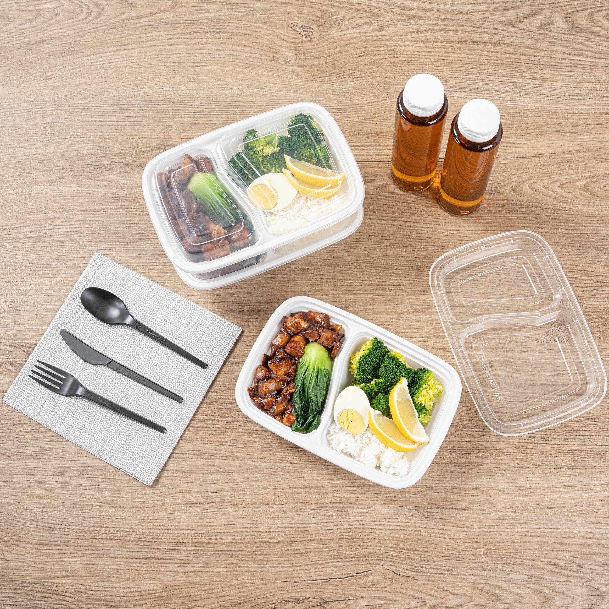 Asporto 32 oz White Plastic 2 Compartment Food Container - with Clear Lid, Microwavable - 8 3/4" x 6" x 2" - 50 count box