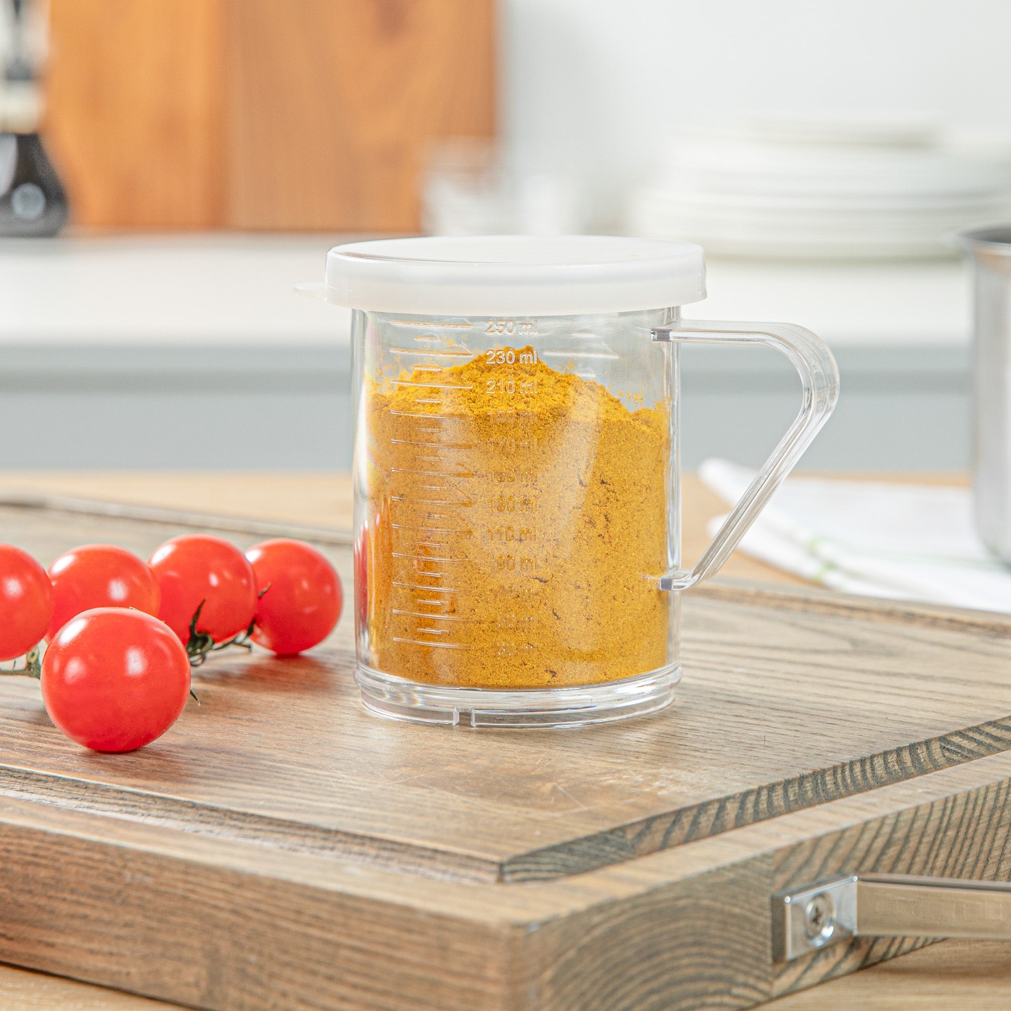Chef 101 10 oz Clear Polycarbonate Dredge Spice Shaker - with White Solid Lid - 4 3/4" x 3 1/4" x 4" - 1 count box