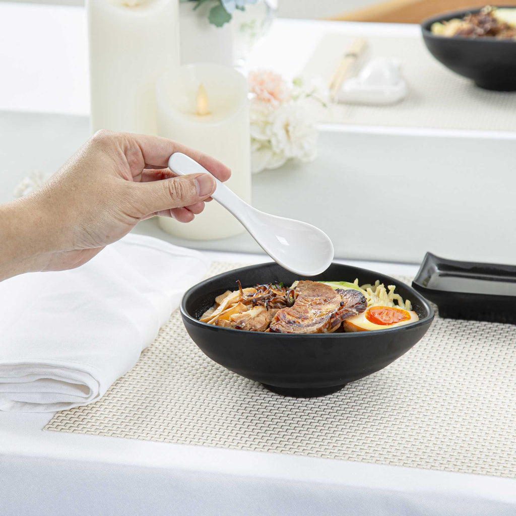 Voga 1 oz White Melamine Chinese Soup Spoon - Classic - 5" x 1 1/2" x 1" - 10 count box
