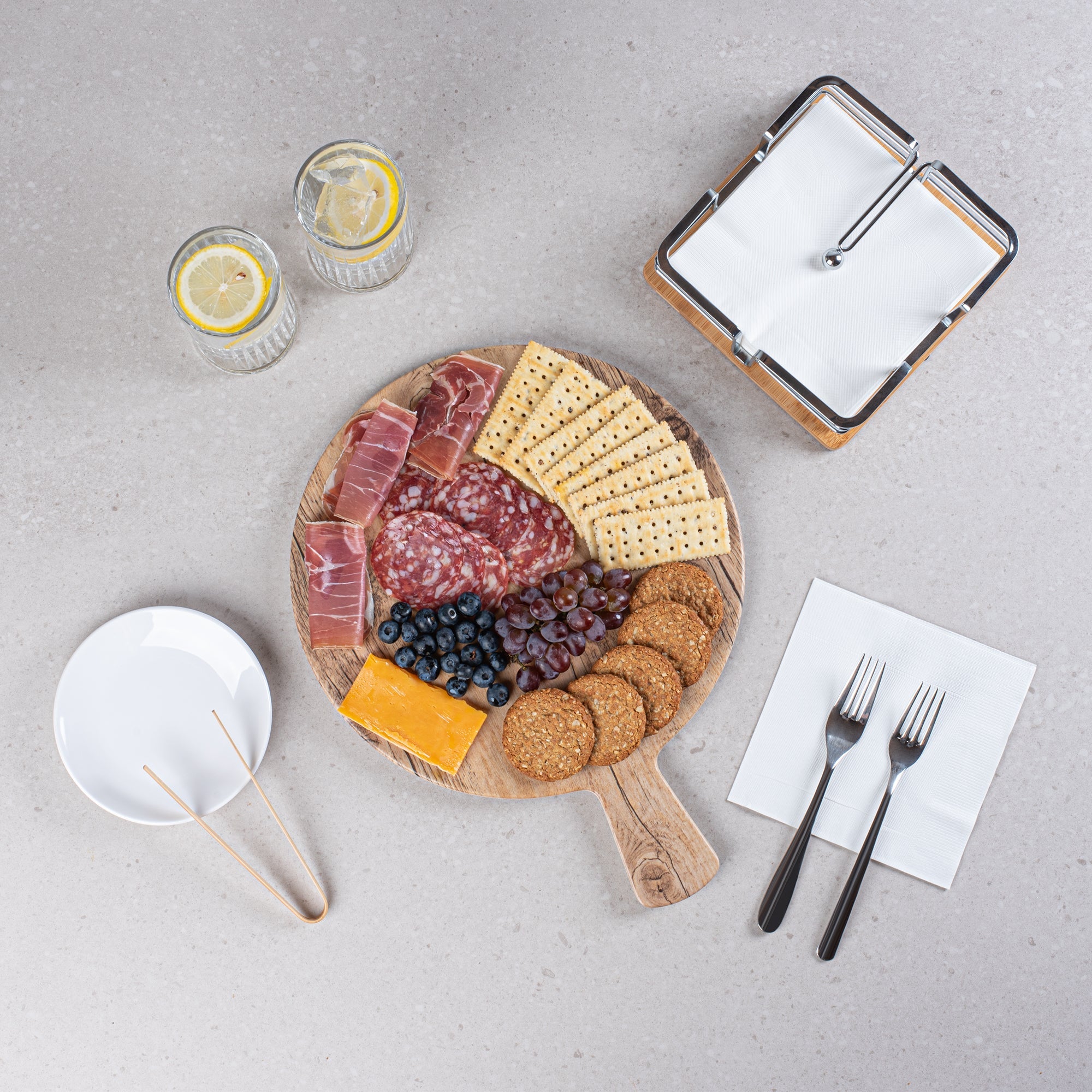 Voga Countryside Round Brown Melamine Serving Board - Faux Wood, with Handle - 16 1/2" x 12 1/2" x 1/2" - 1 count box