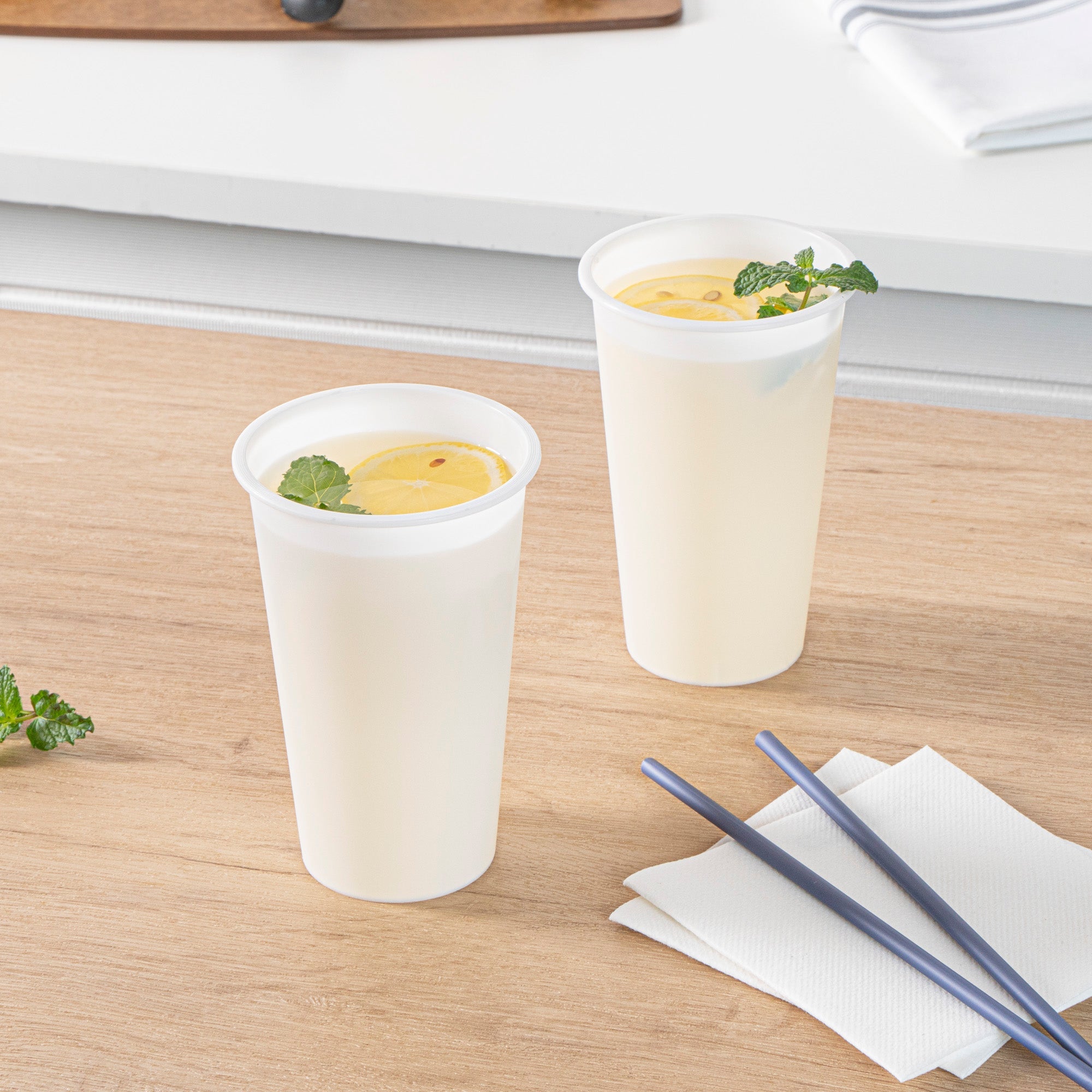 Bev Tek 16 oz Round Matte White Plastic Hot / Cold Drinking Cup - 3 1/2" x 3 1/2" x 5 1/4" - 100 count box