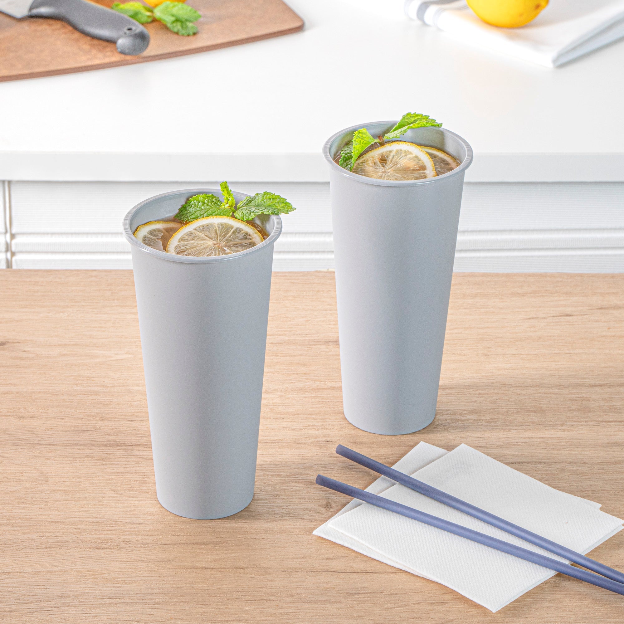 Bev Tek 24 oz Round Matte Gray Plastic Hot / Cold Drinking Cup - 3 1/2" x 3 1/2" x 7" - 100 count box
