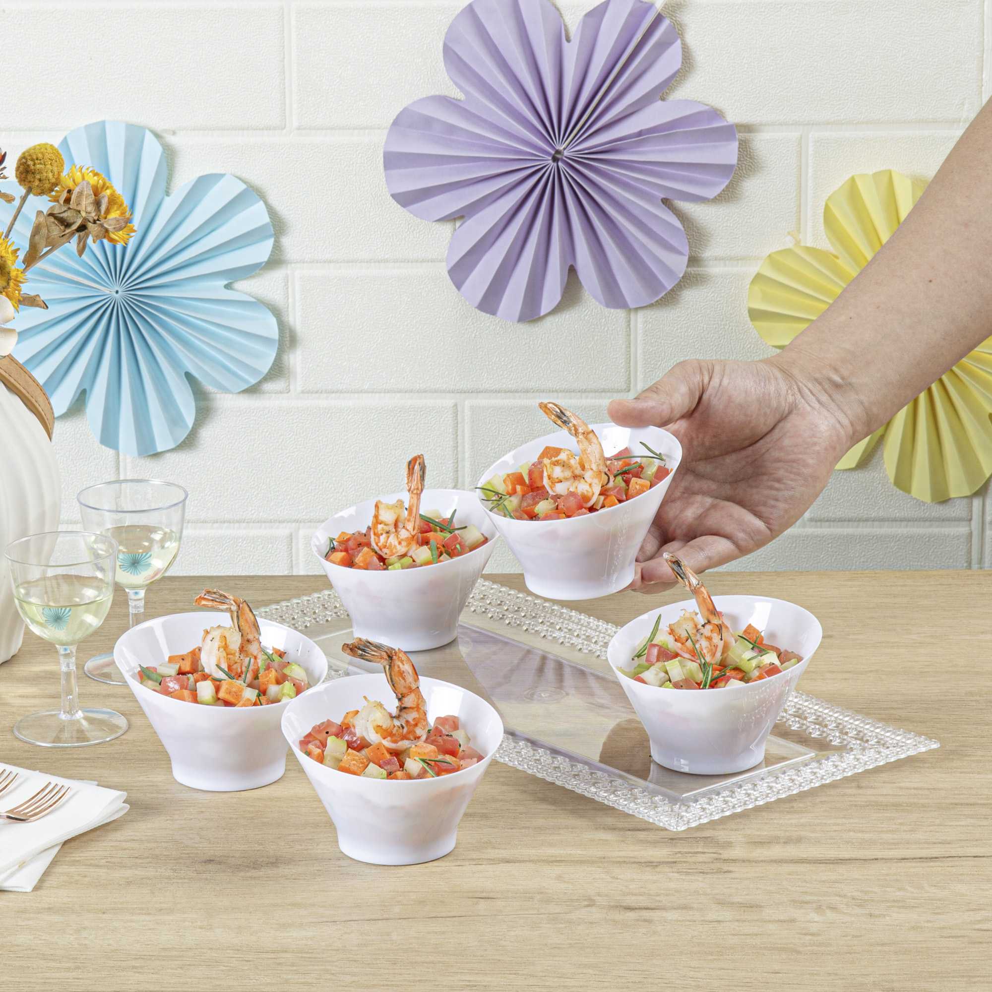 Mini Serve 5 oz Round White Plastic Small Incline Bowl - 3 3/4" x 3 3/4" x 2 1/2" - 100 count box