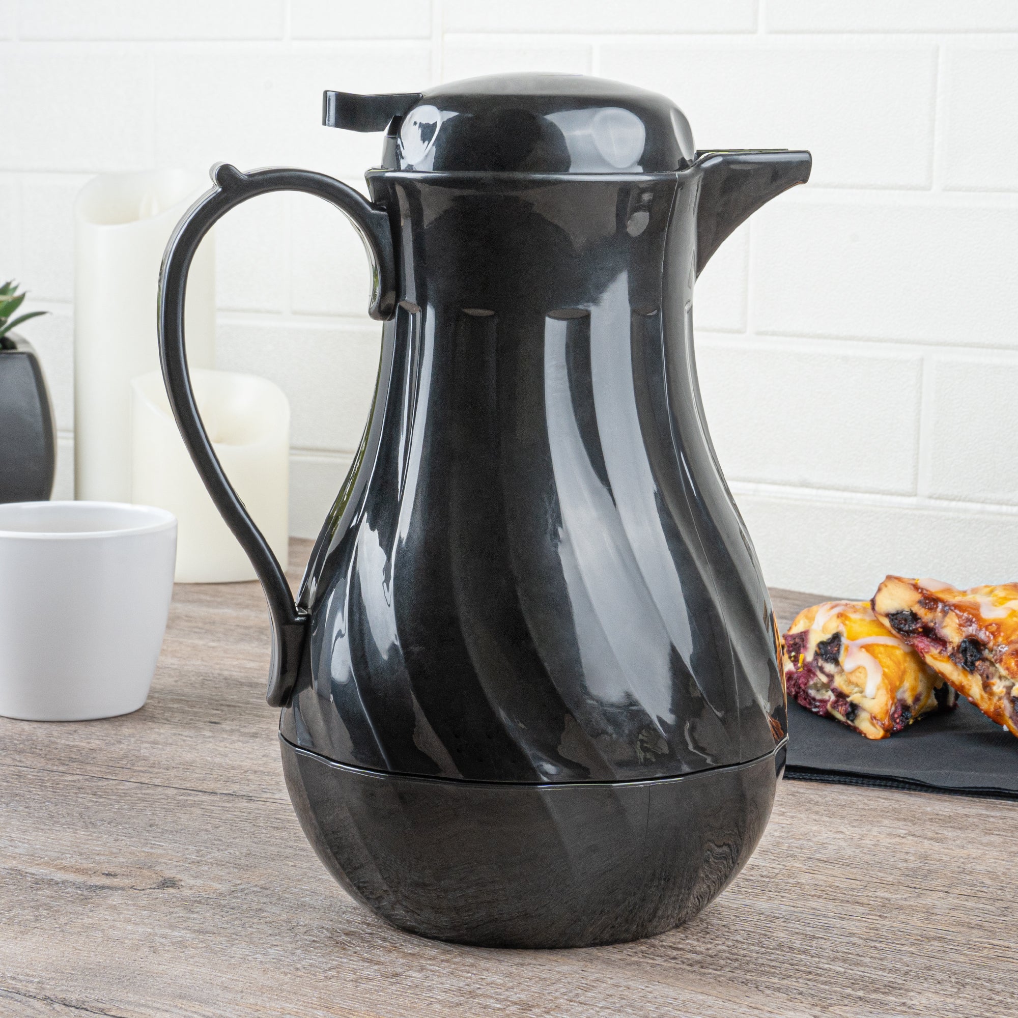 Restpresso 42 oz Black Thermal Coffee Carafe / Server - 8" x 6" x 10" - 10 count box