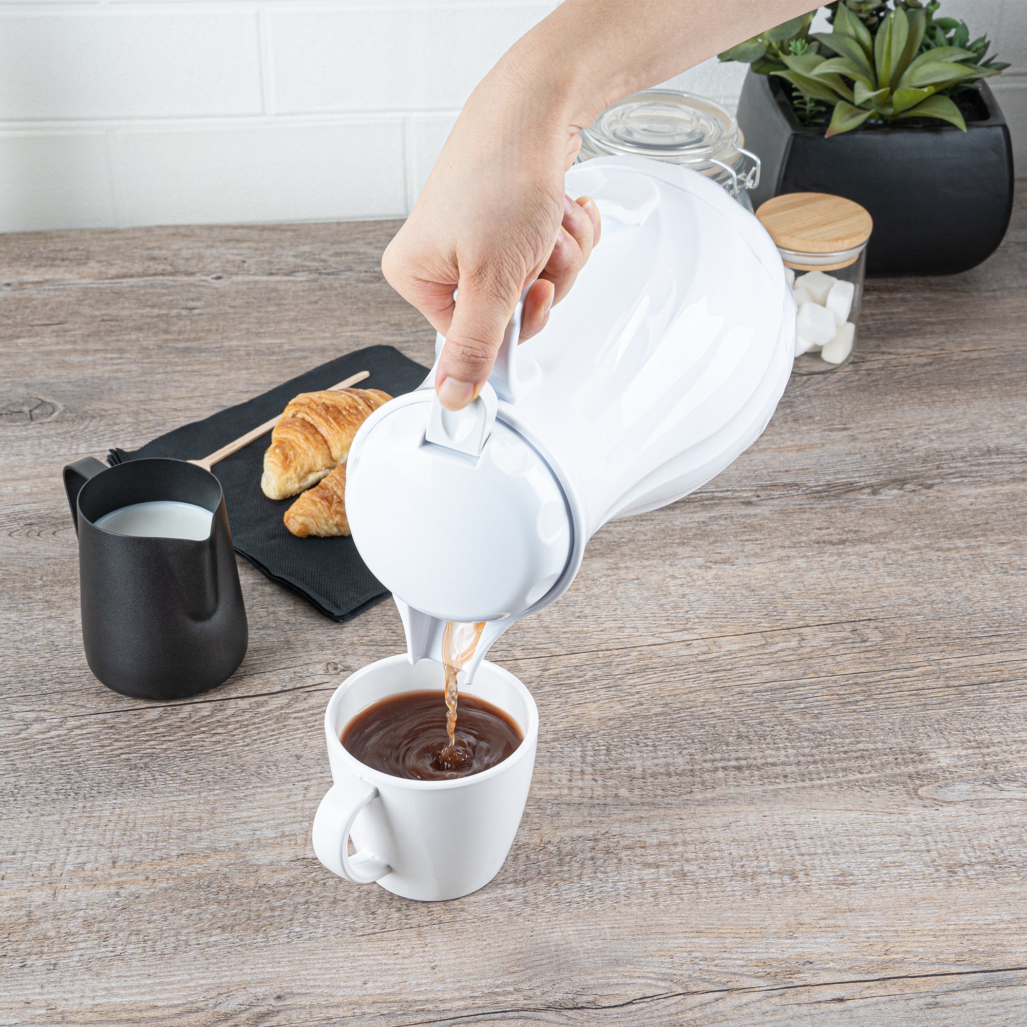 Restpresso 42 oz White Thermal Coffee Carafe / Server - 8" x 6" x 10" - 10 count box