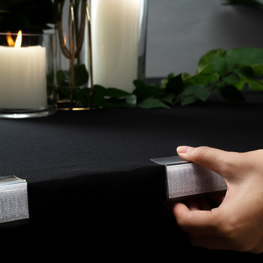 Table Tek Rectangle Clear Plastic Table Cover / Tablecloth Clip - for 3/4" to 1" Thick Tables - 2 1/2" x 1" x 1" - 100 count box