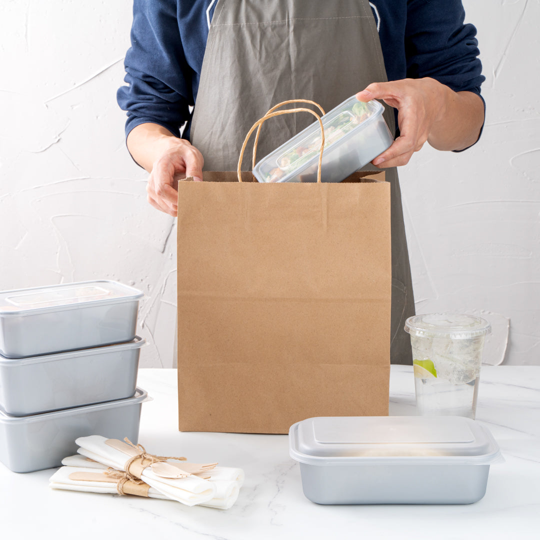 Futura 22 oz Silver Plastic Take Out Container - with Clear Lid, Microwavable - 6 3/4" x 4 1/2" x 2 1/4" - 100 count box
