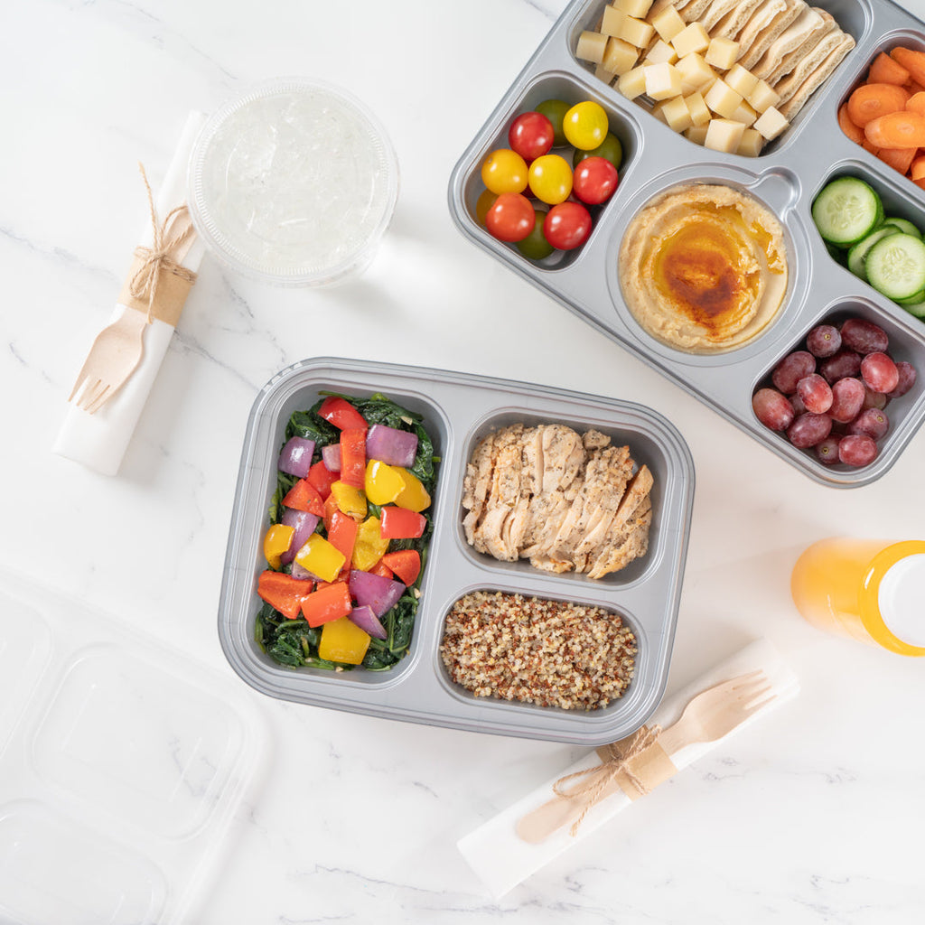 Futura 30 oz Silver Plastic Tamper-Evident 3-Compartment Container - with Clear Lid, Microwavable - 9 1/2" x 7 1/4" x 2" - 100 count box