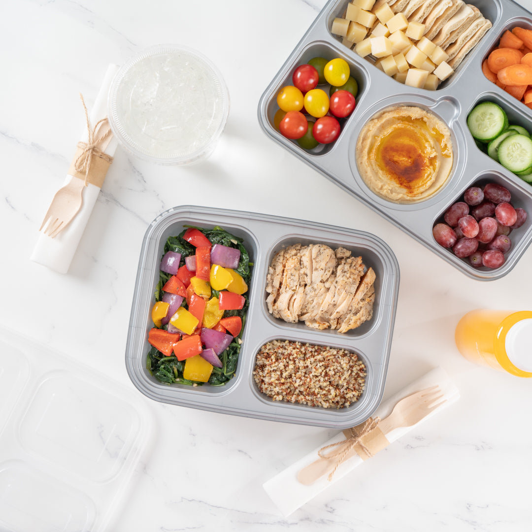 Futura 30 oz Silver Plastic Tamper-Evident 3-Compartment Container - with Clear Lid, Microwavable - 9 1/2" x 7 1/4" x 2" - 100 count box
