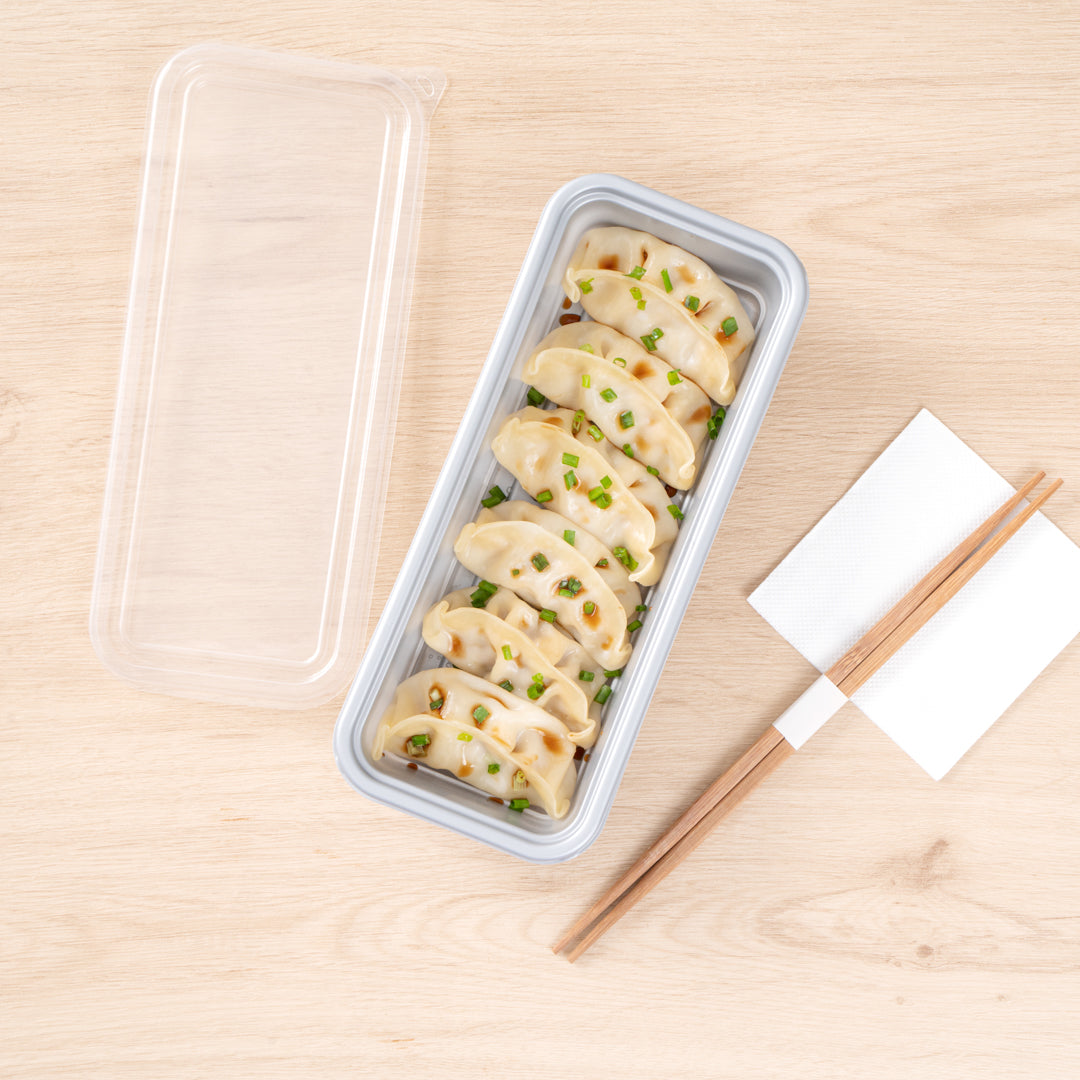 Futura 20 oz Silver Plastic Catering Container - with Clear Lid, Microwavable - 8 3/4" x 3 3/4" x 1 3/4" - 100 count box
