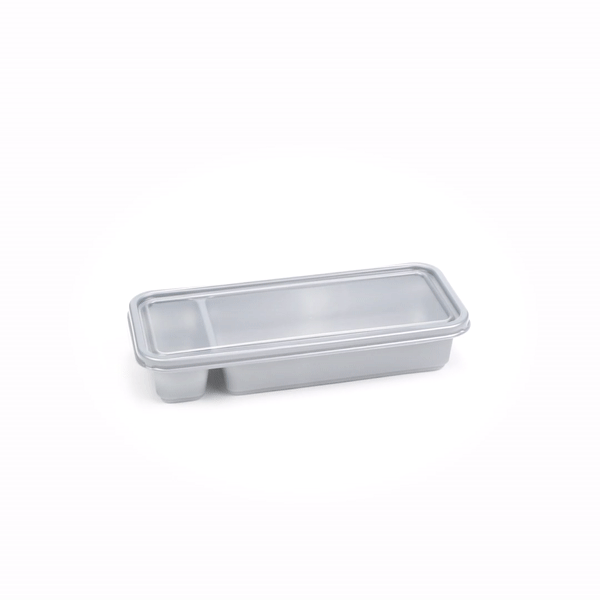 Futura 20 oz Silver Plastic 2-Compartment Catering Container - with Clear Lid, Microwavable - 8 3/4" x 3 3/4" x 1 3/4" - 100 count box