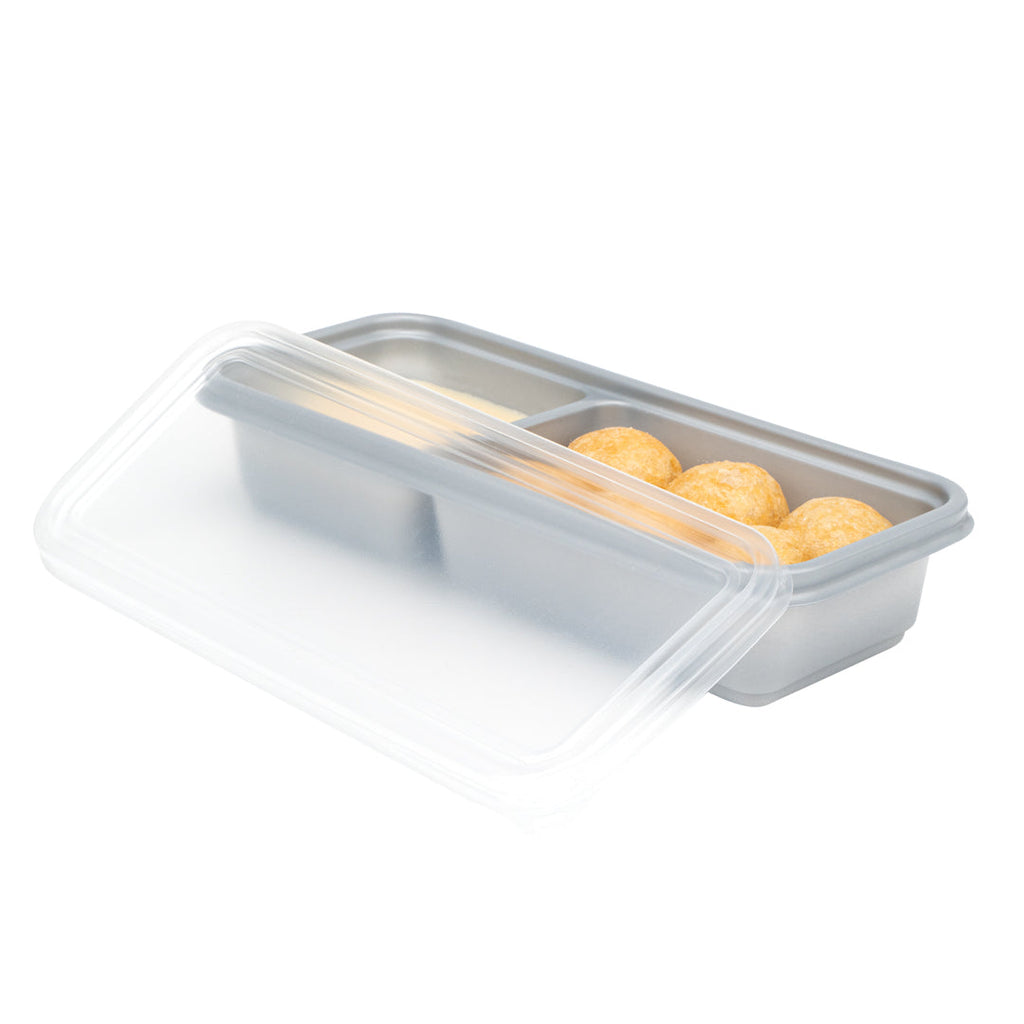 Futura 20 oz Silver Plastic Wide 2-Compartment Catering Container - with Clear Lid, Microwavable - 8 3/4" x 3 3/4" x 1 3/4" - 100 count box