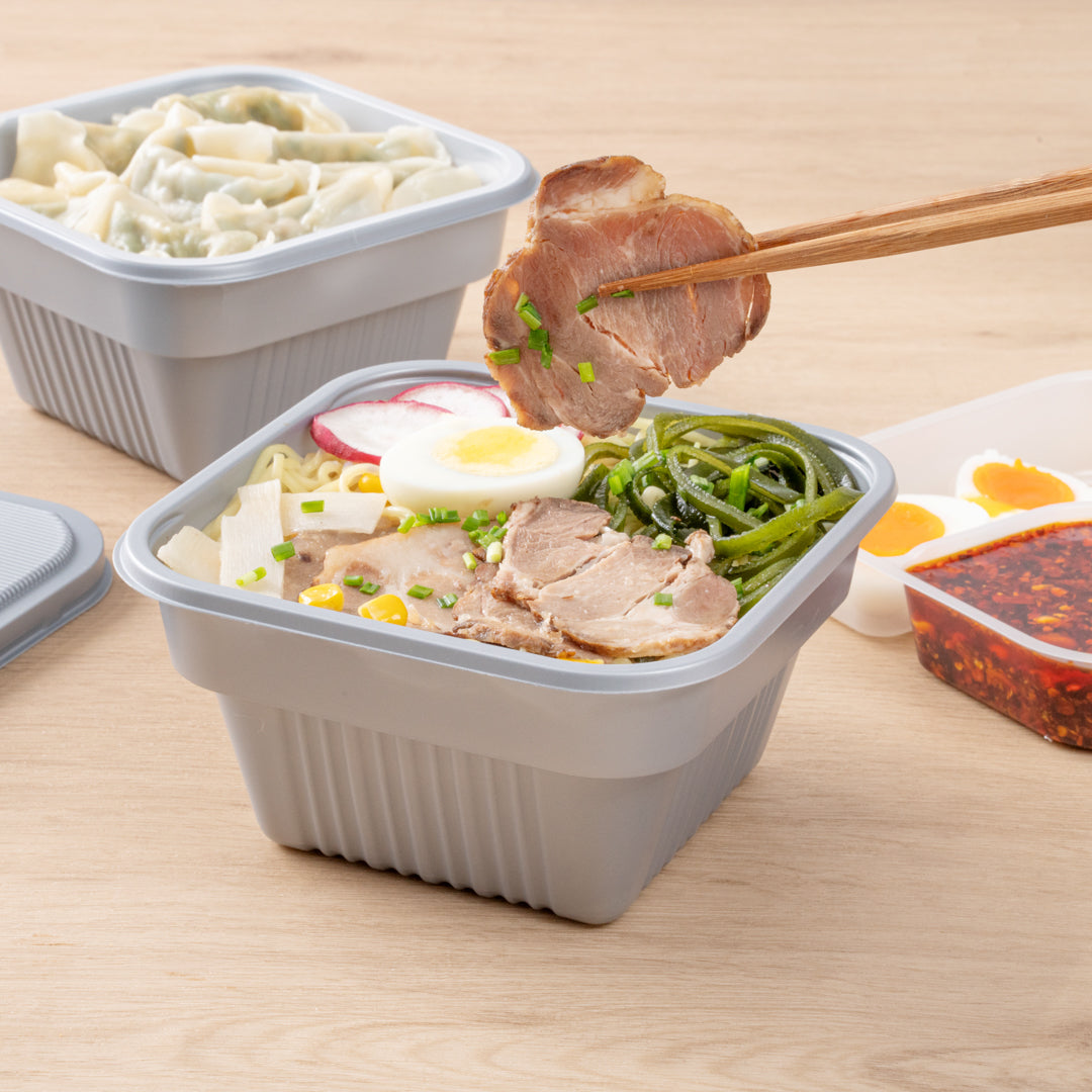 Futura 34 oz Silver Plastic Take Out Bowl - with Lid, Microwavable, Inserts Available - 6" x 6" x 3 1/4" - 100 count box