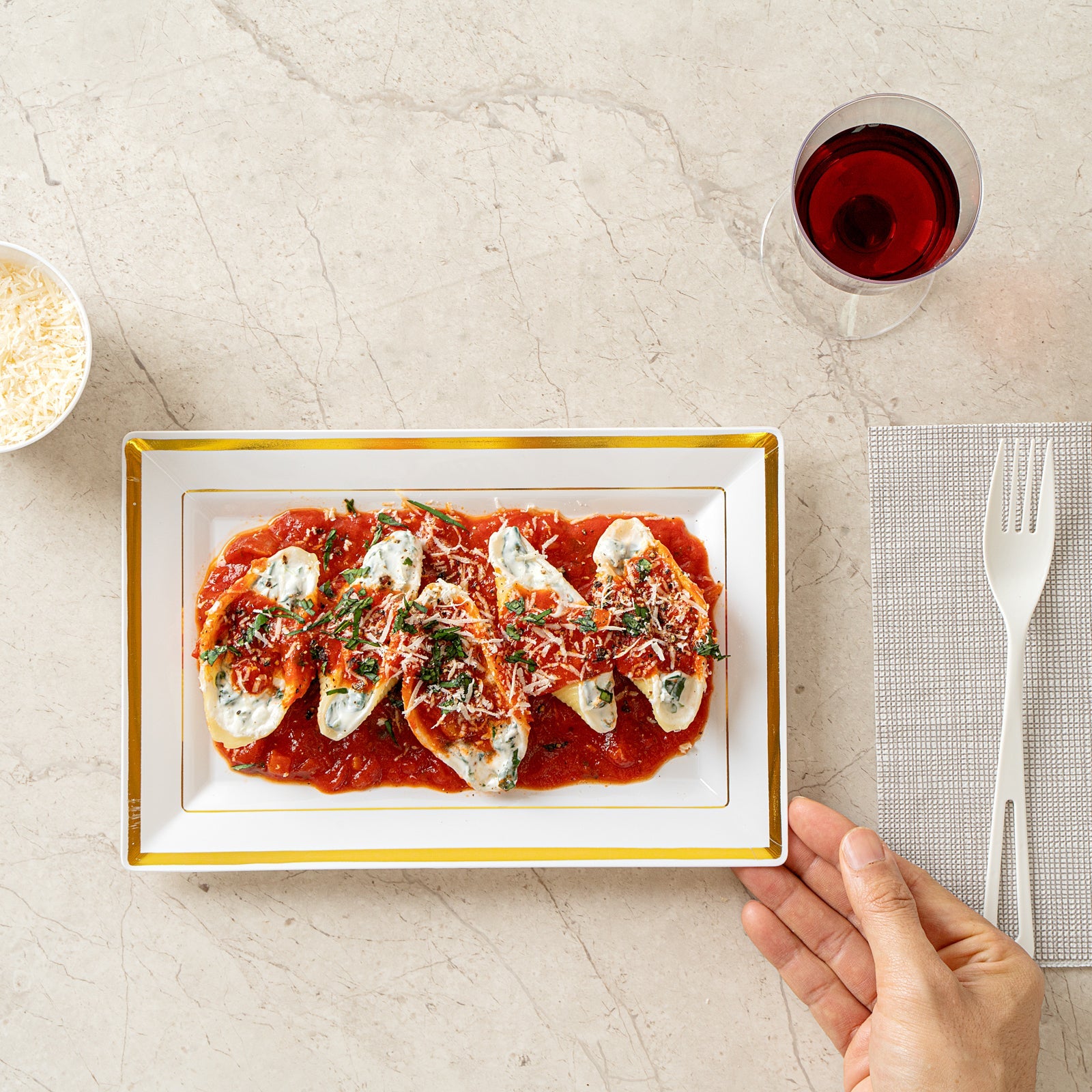 Moderna Rectangle White Plastic Gold-Rimmed Plate - 9 1/2" x 6 1/4" x 1/2" - 10 count box