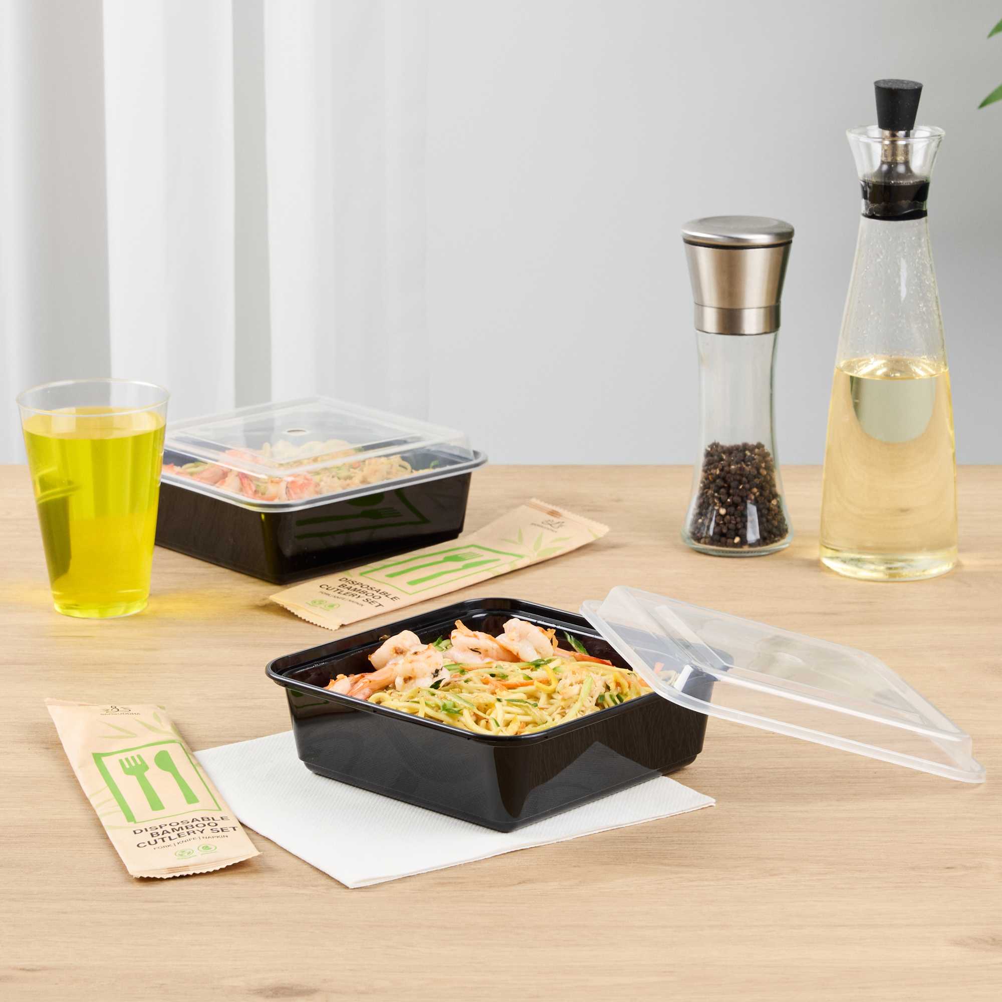 Thermo Tek 32 oz Square Black Plastic Take Out Container - with Lid - 7" x 7" x 2 1/2" - 50 count box