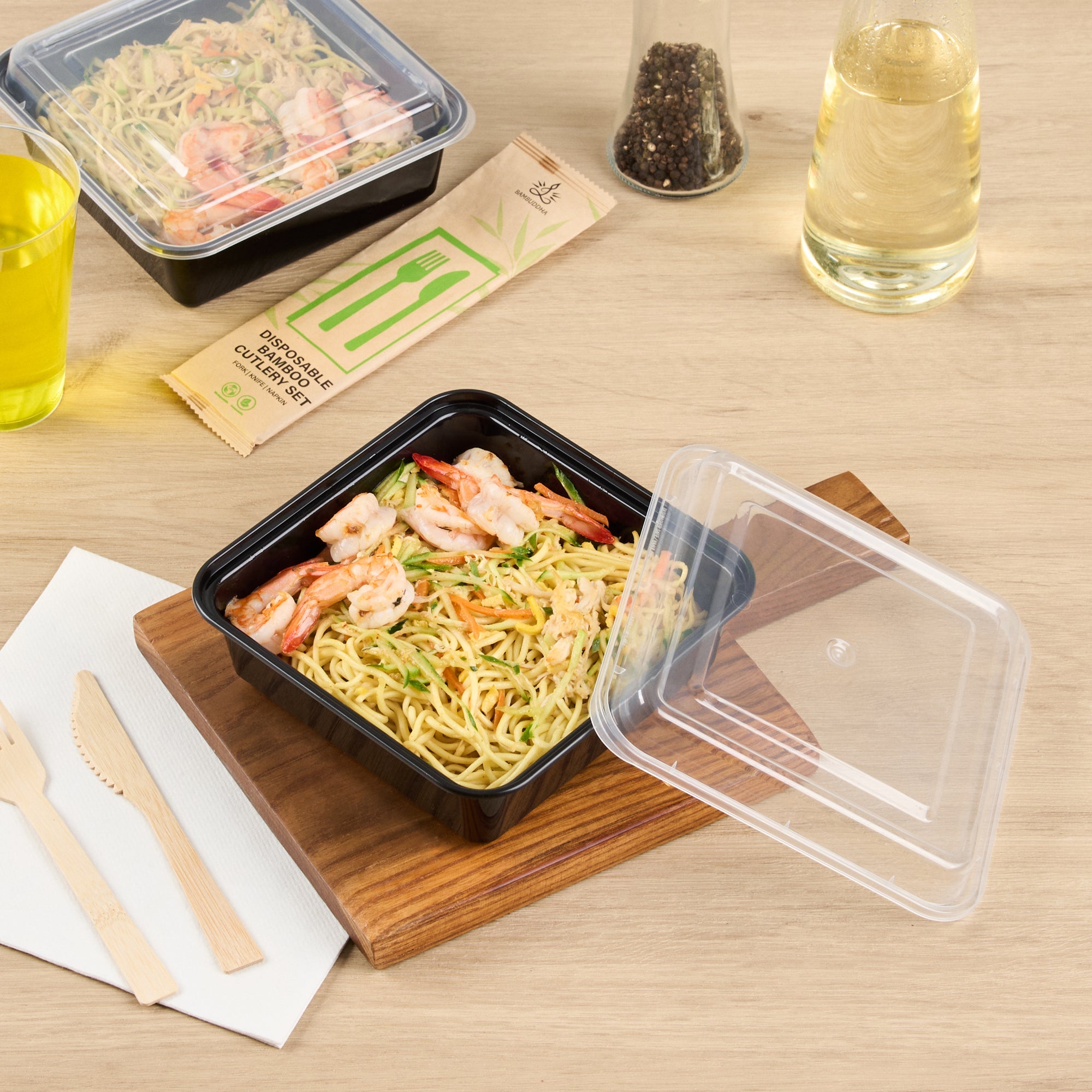 Thermo Tek 32 oz Square Black Plastic Take Out Container - with Lid - 7" x 7" x 2 1/2" - 100 count box