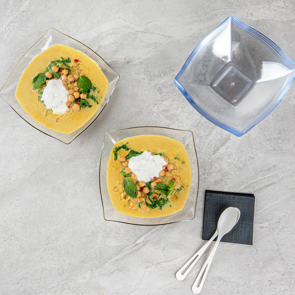 Moderna 32 oz Square Clear Plastic Bowl - 7 3/4" x 7 3/4" x 2 1/4" - 10 count box