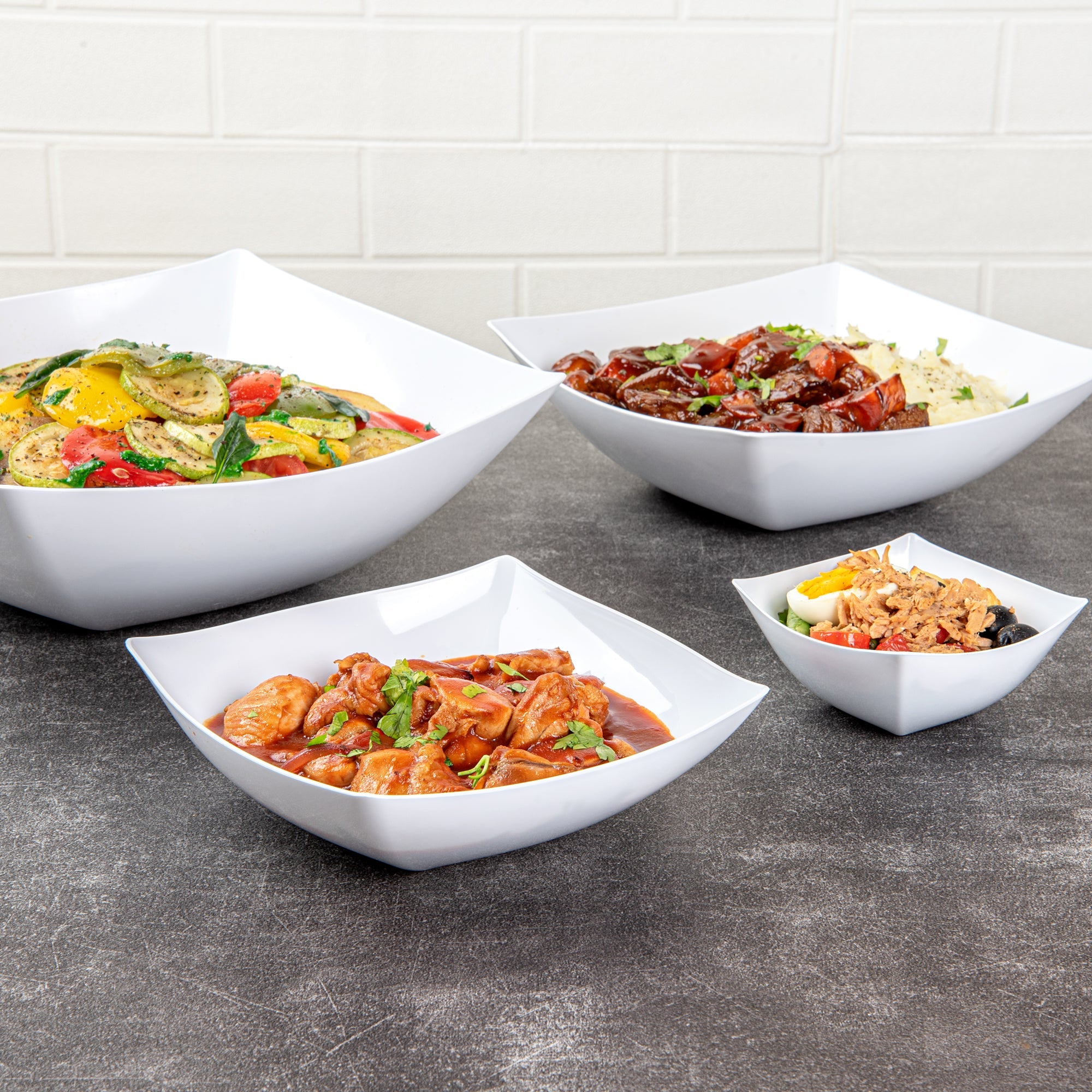 Moderna 32 oz Square White Plastic Bowl - 7 3/4" x 7 3/4" x 2 1/4" - 100 count box