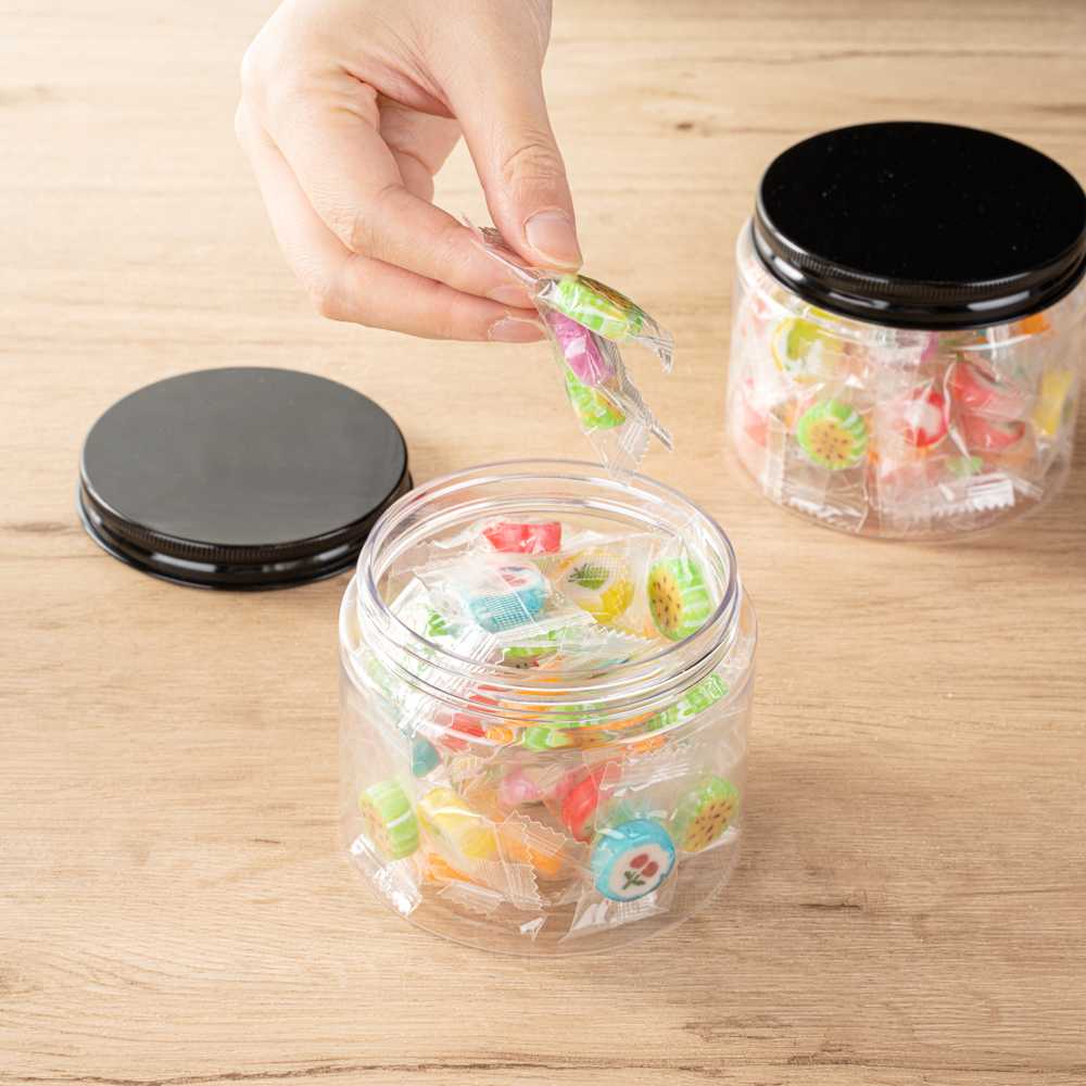 Chef 101 16 oz Round Clear Plastic Candy and Snack Jar - with Black Aluminum Lid - 3 3/4" x 3 3/4" x 3" - 100 count box