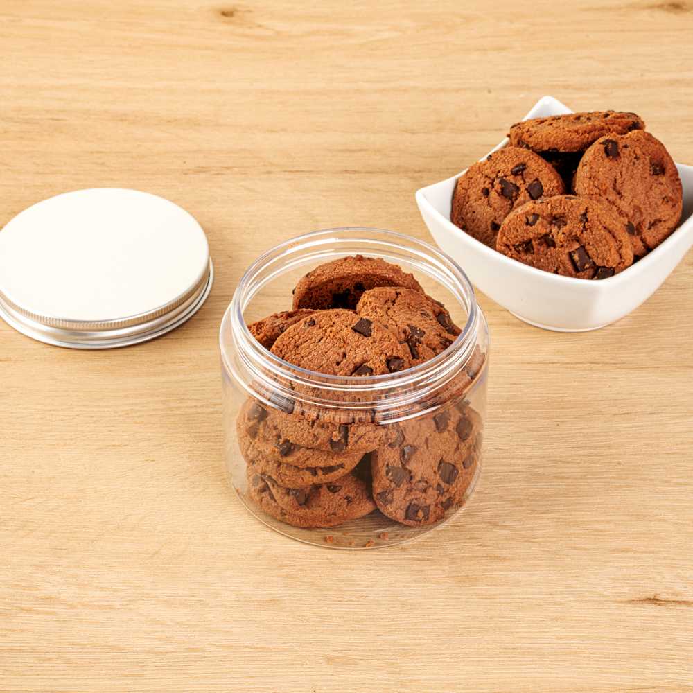 Chef 101 16 oz Round Clear Plastic Candy and Snack Jar - with Silver Aluminum Lid - 3 3/4" x 3 3/4" x 3" - 100 count box