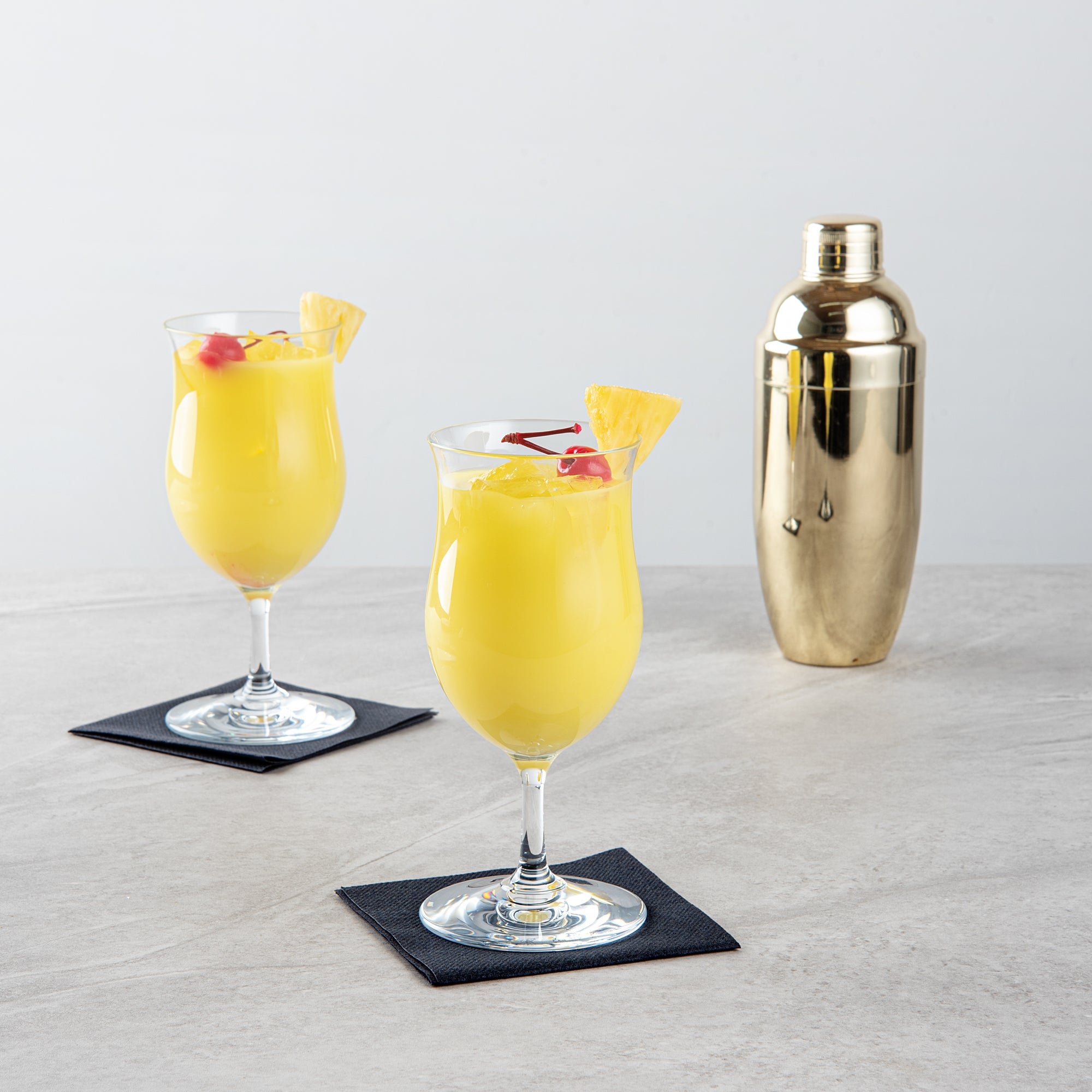 Bev Tek 13 oz Polycarbonate Poco Grande / Pina Colada Glass - 3 1/2" x 3 1/2" x 7 1/2" - 6 count box