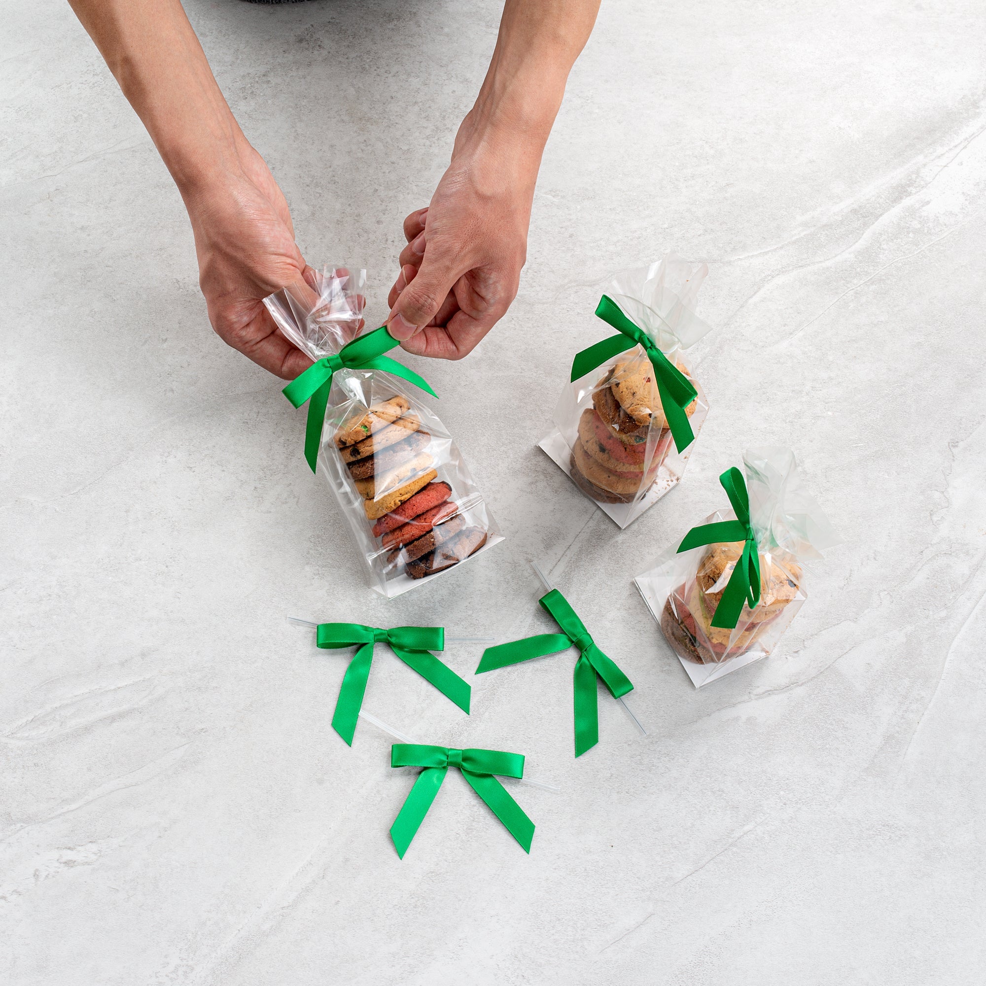 Gift Tek Emerald Green Polyester Satin Twist Tie Bow - Pre-Tied - 3" x 2 1/2" - 4000 count box