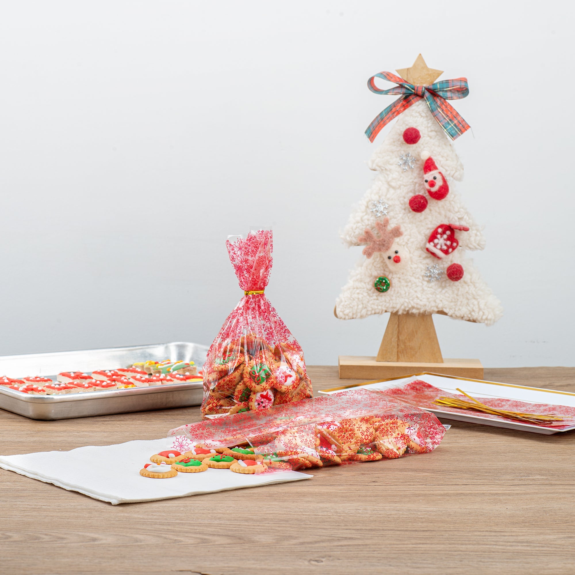 Bag Tek Plastic Candy Bag - Snowflakes - 4" x 2" x 9 1/2" - 4000 count box