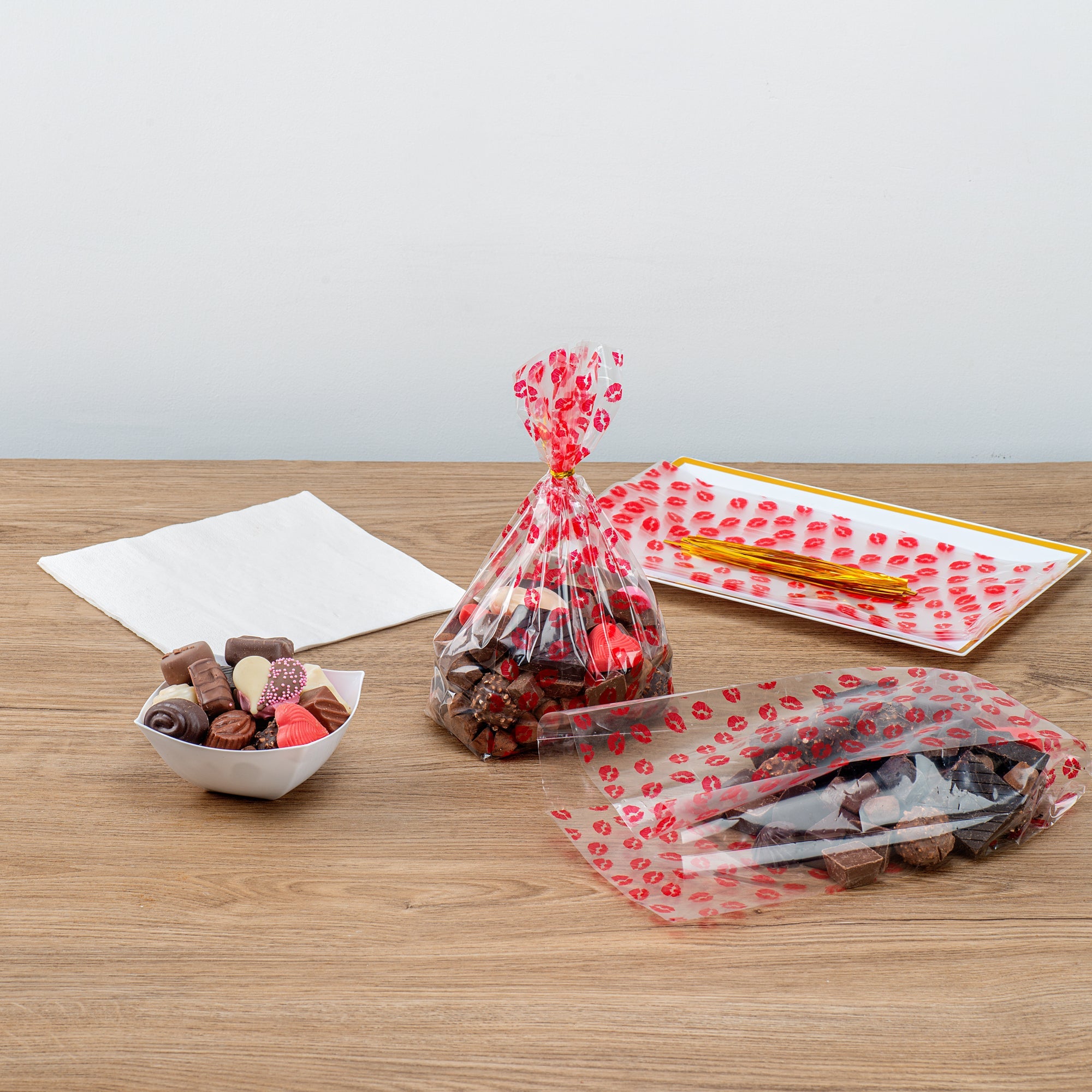 Bag Tek Plastic Candy Bag - Sexy Lips, Gusseted - 5" x 3" x 11" - 4000 count box