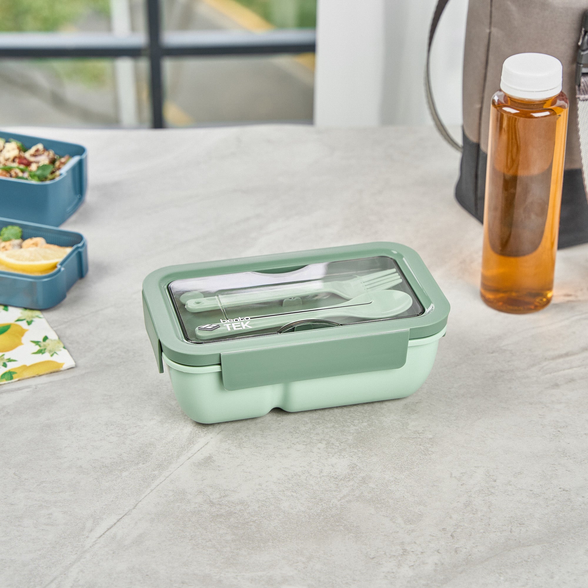 Bento Tek 29 oz Green Lunch Box - BPA-Free, Microwave-Safe, with Fork and Spoon - 7 3/4" x 4 3/4" x 2 3/4" - 10 count box