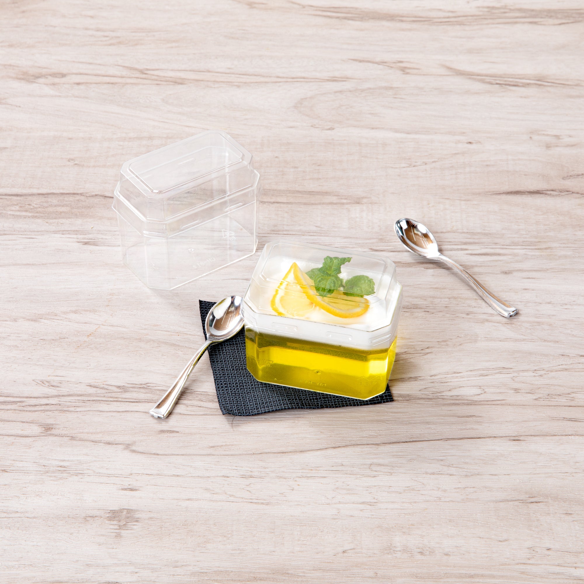 Mini Serve 3 oz Rectangle Clear Plastic Dessert Cup - with Lid - 3 1/4'' x 2'' x 2'' - 100 count box